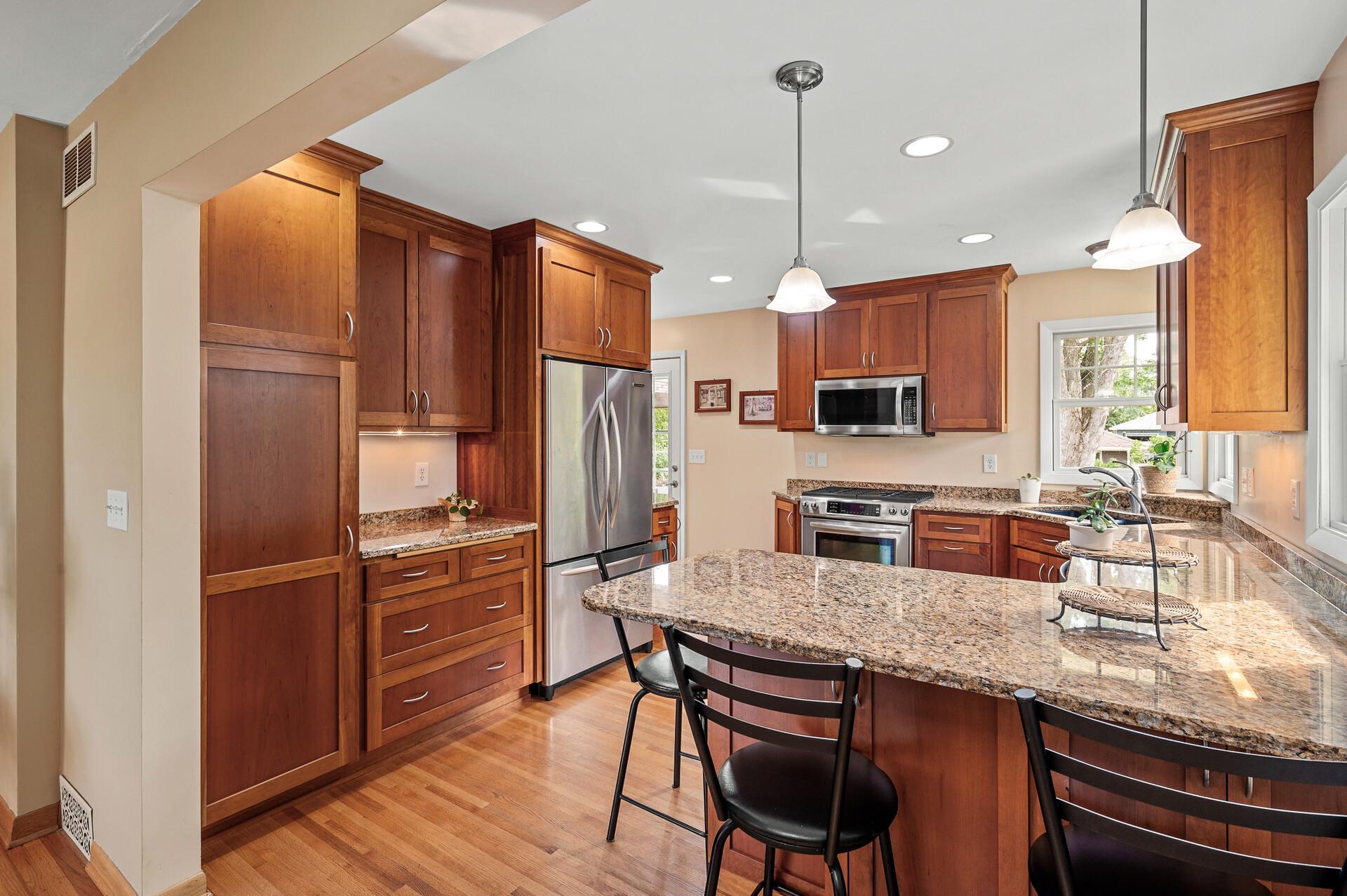 2614 Aquila Avenue S