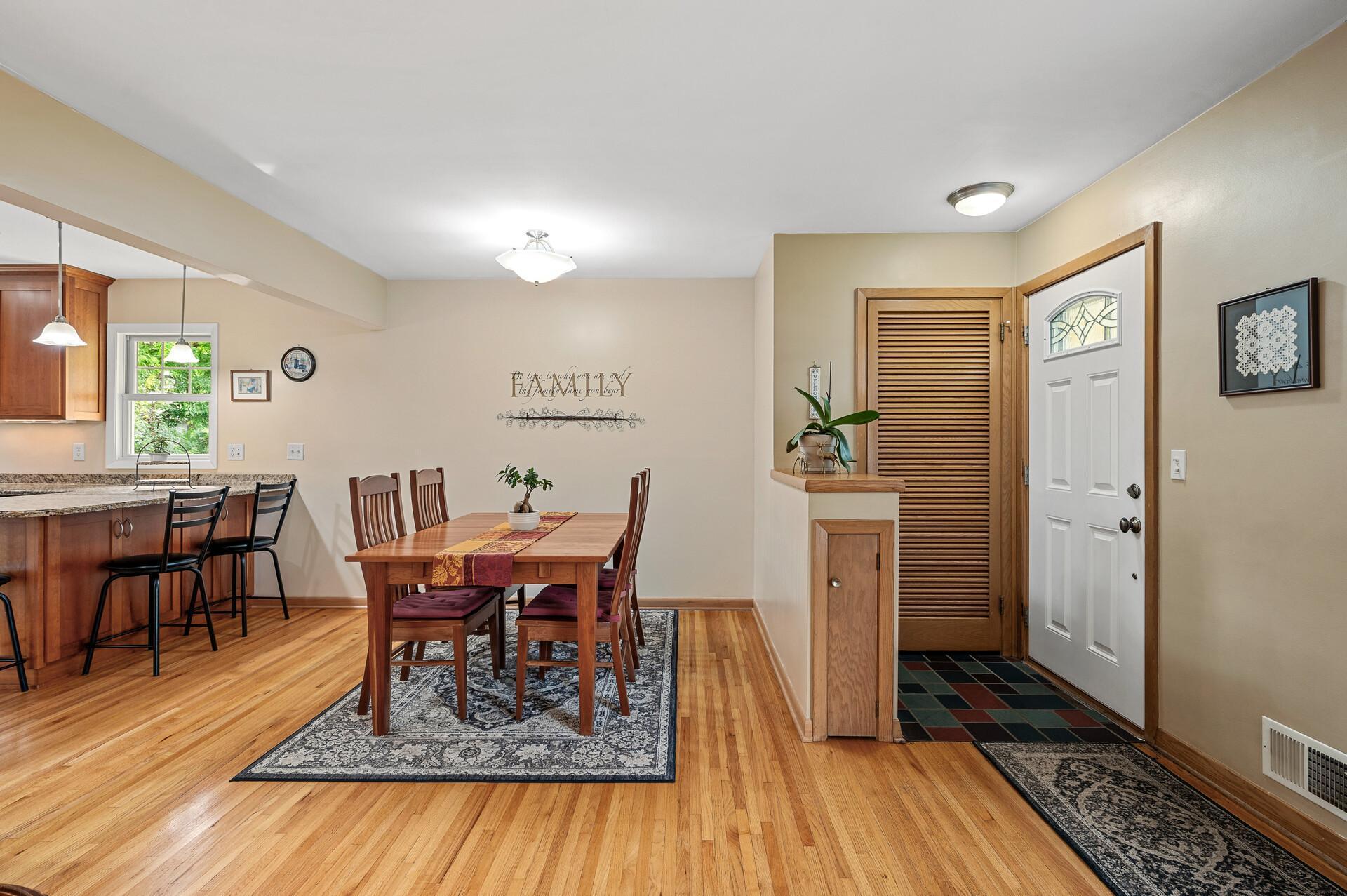 2614 Aquila Avenue S