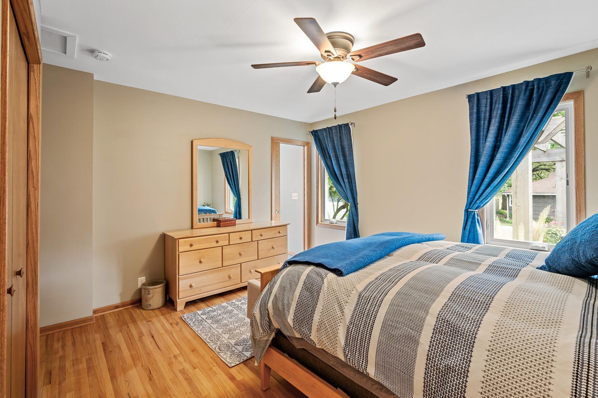 2614 Aquila Avenue S