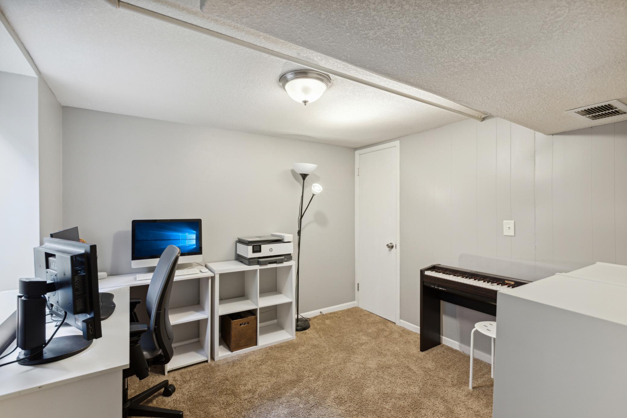 2831 Quebec Avenue S