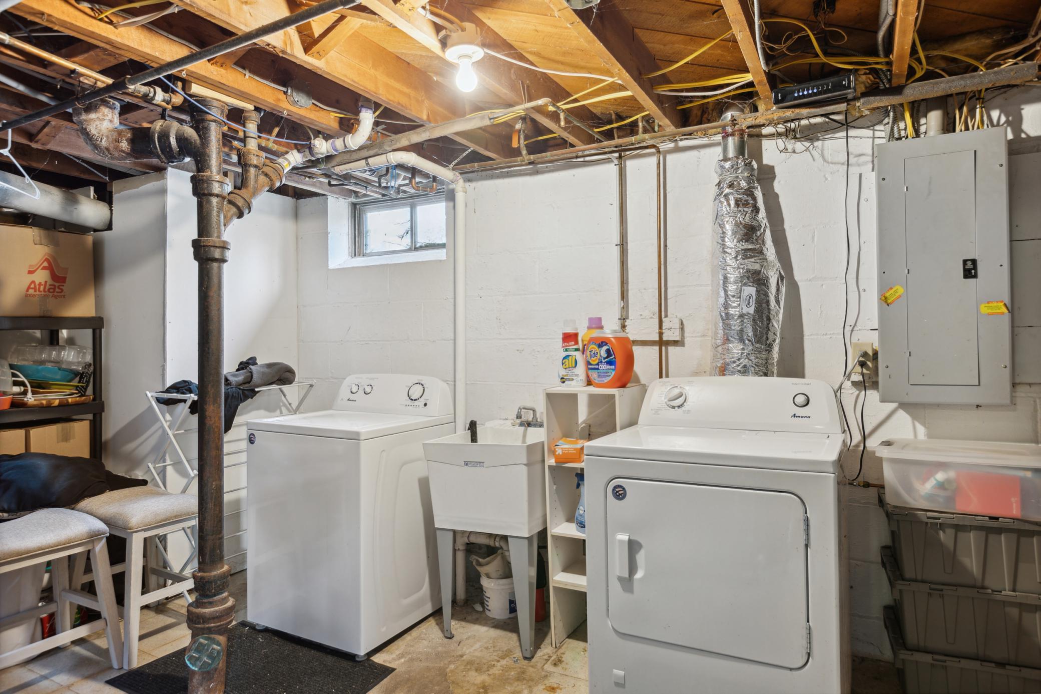 2831 Quebec Avenue S