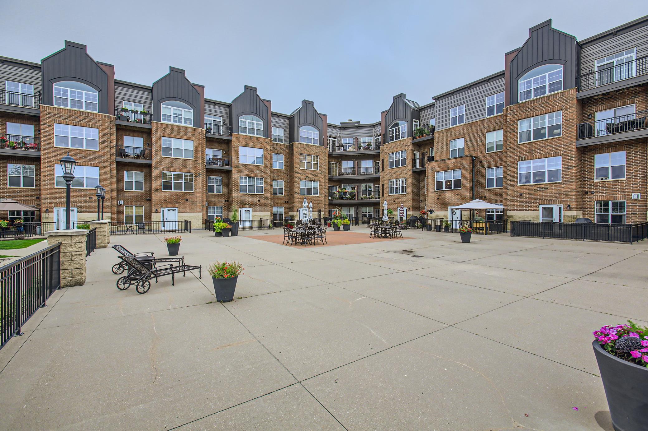 1800 Graham Avenue Unit: 415