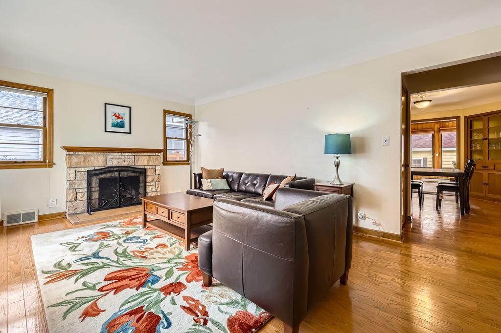 1391 California Avenue W