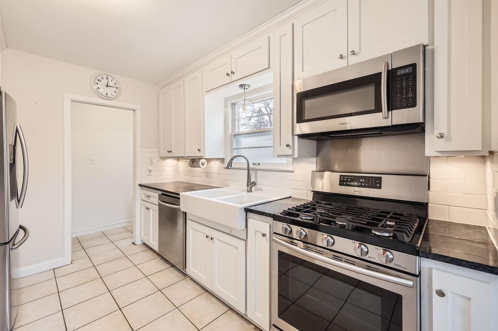 1391 California Avenue W