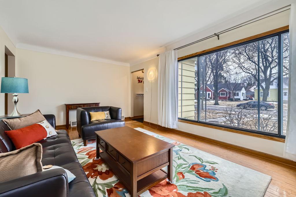 1391 California Avenue W