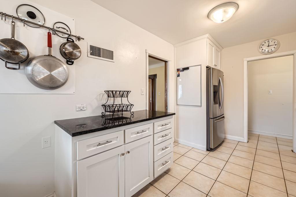 1391 California Avenue W