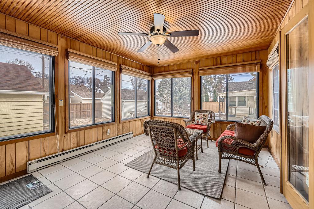 1391 California Avenue W