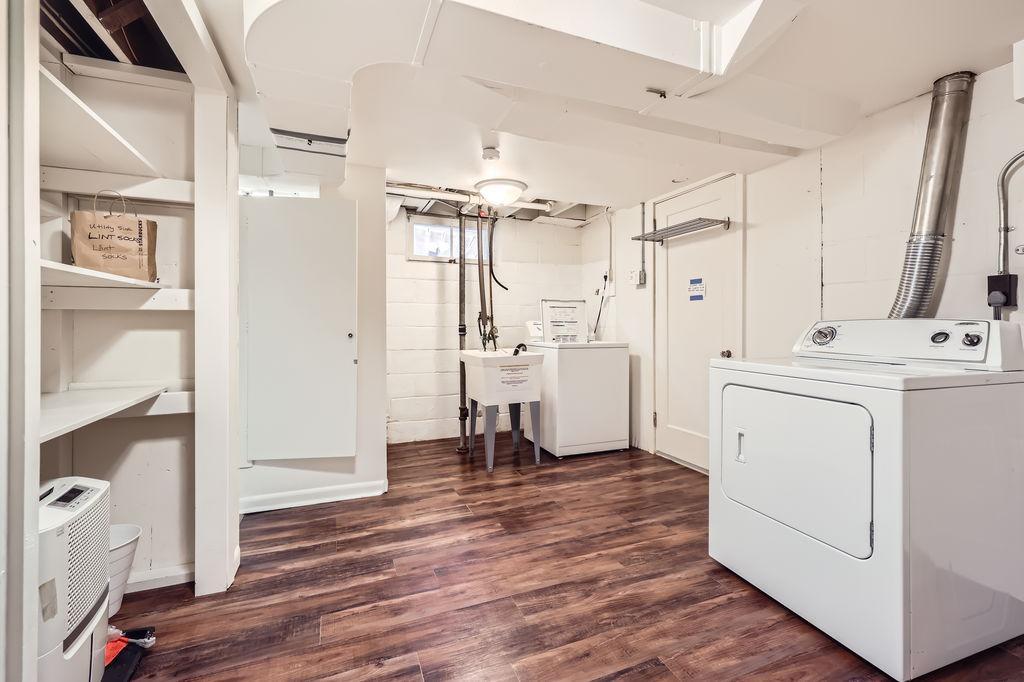 1391 California Avenue W