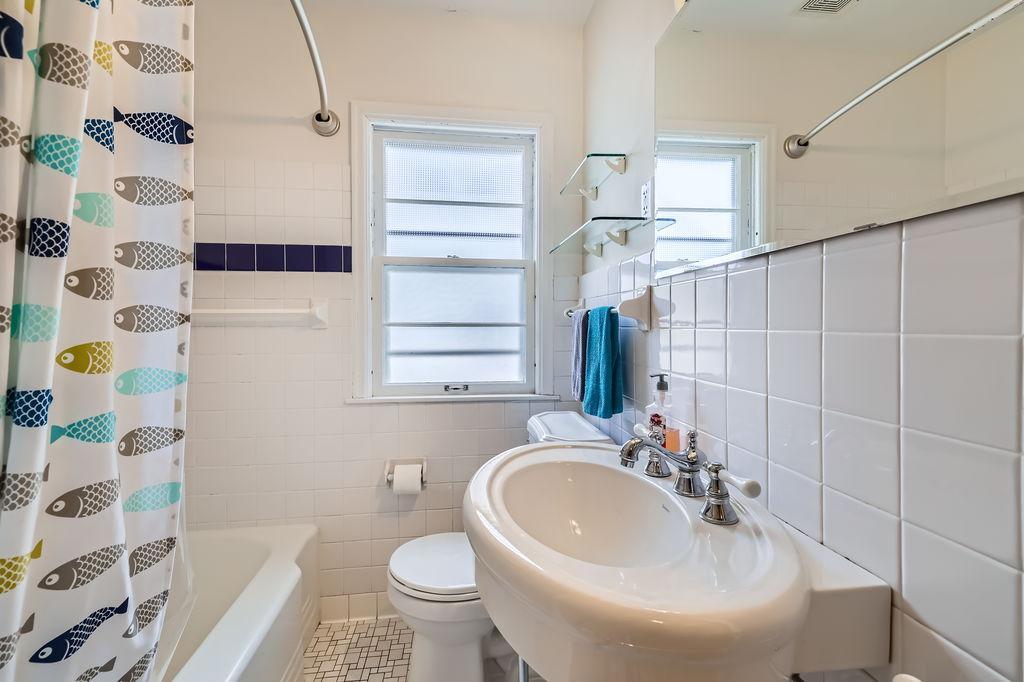 1391 California Avenue W