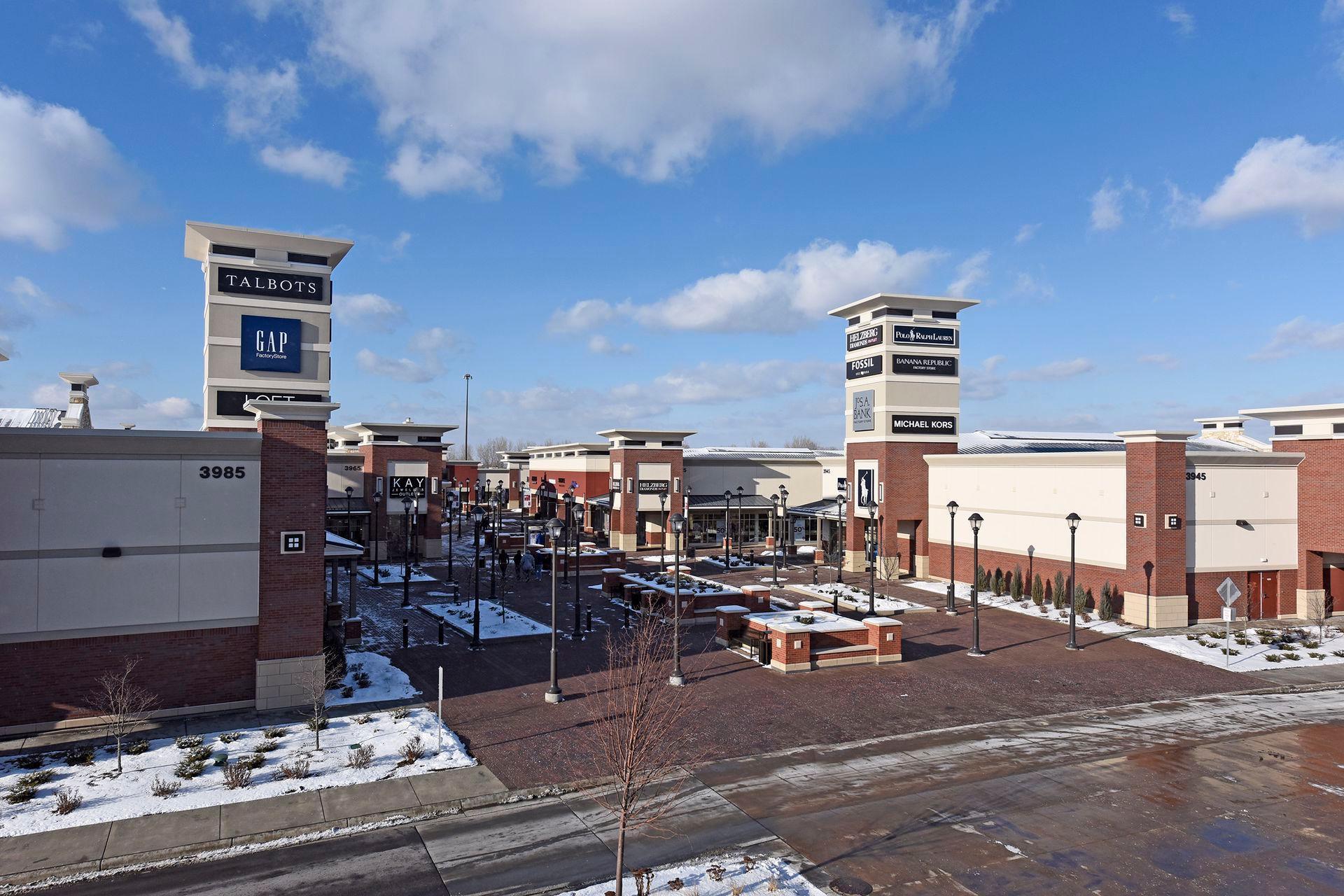 9124 Bloomington Avenue