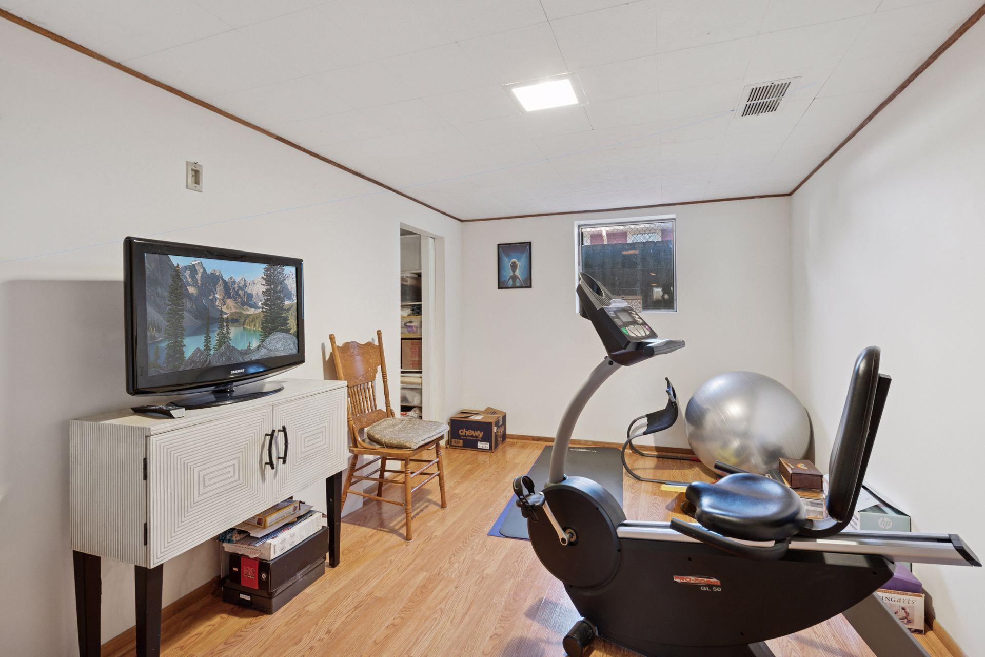 9124 Bloomington Avenue