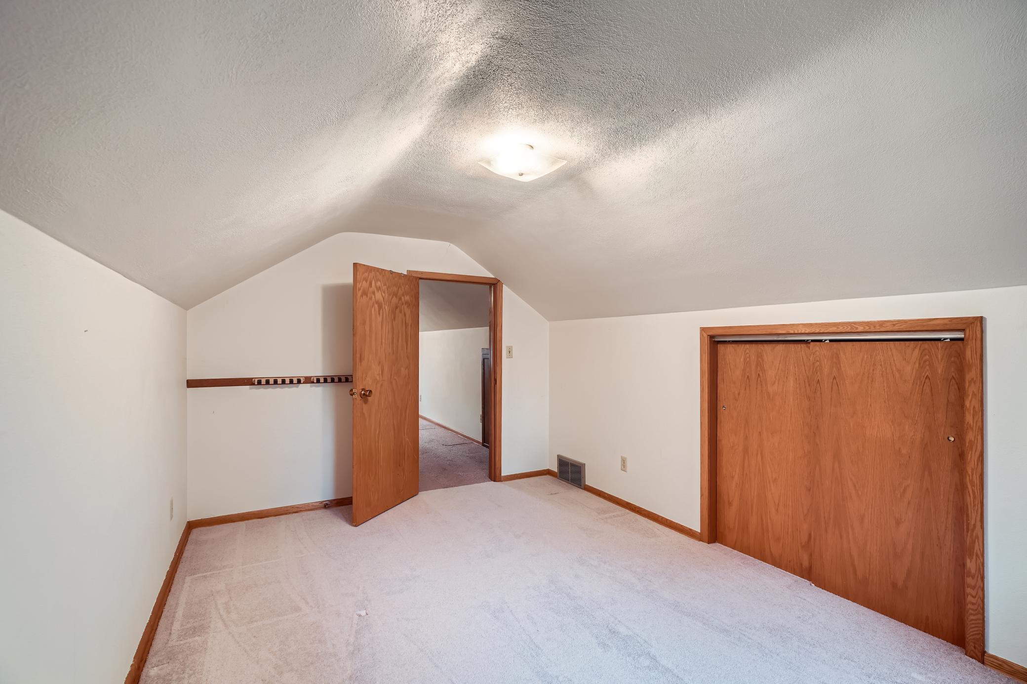 2415 Geneva Avenue N