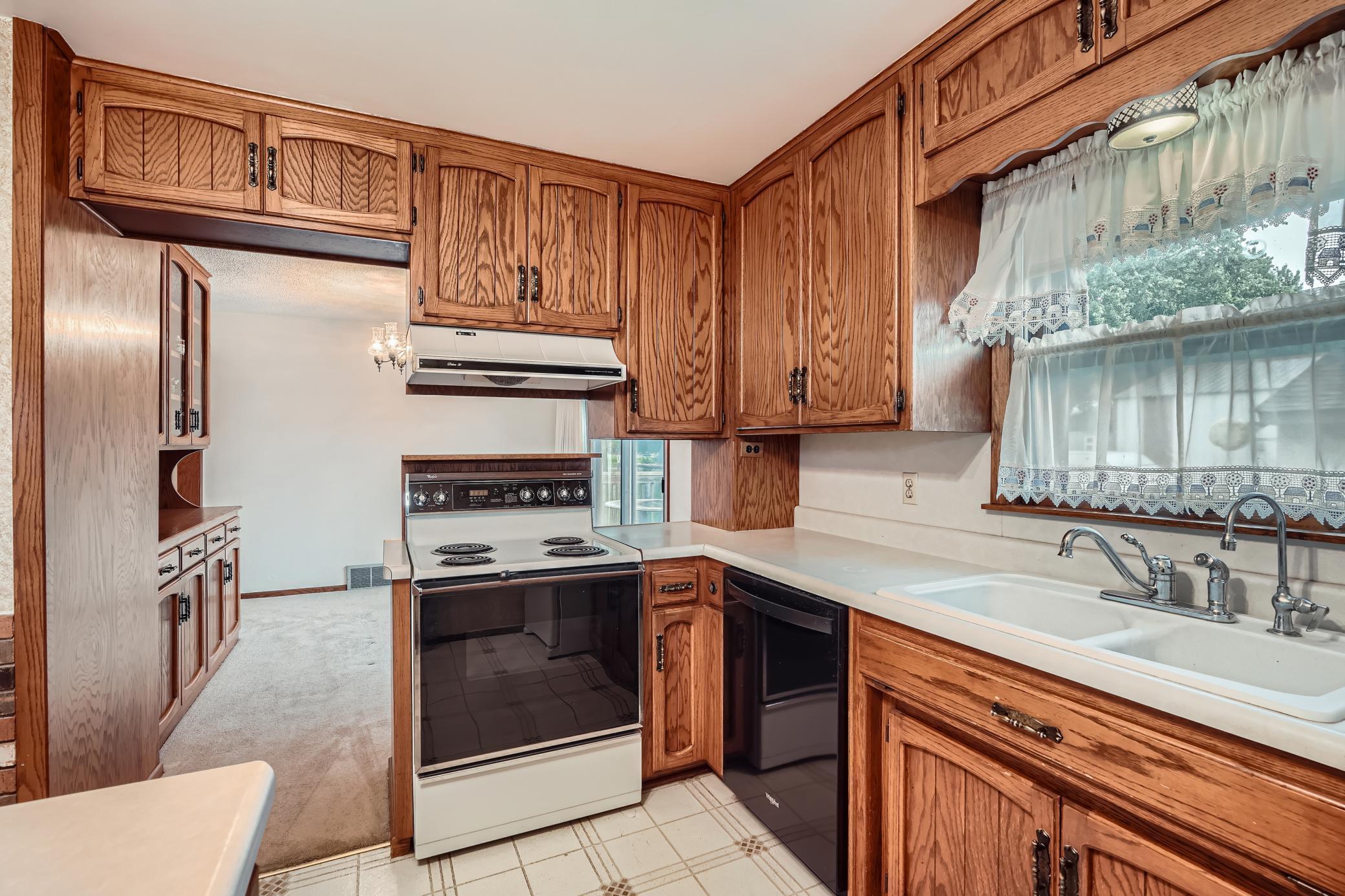 2415 Geneva Avenue N