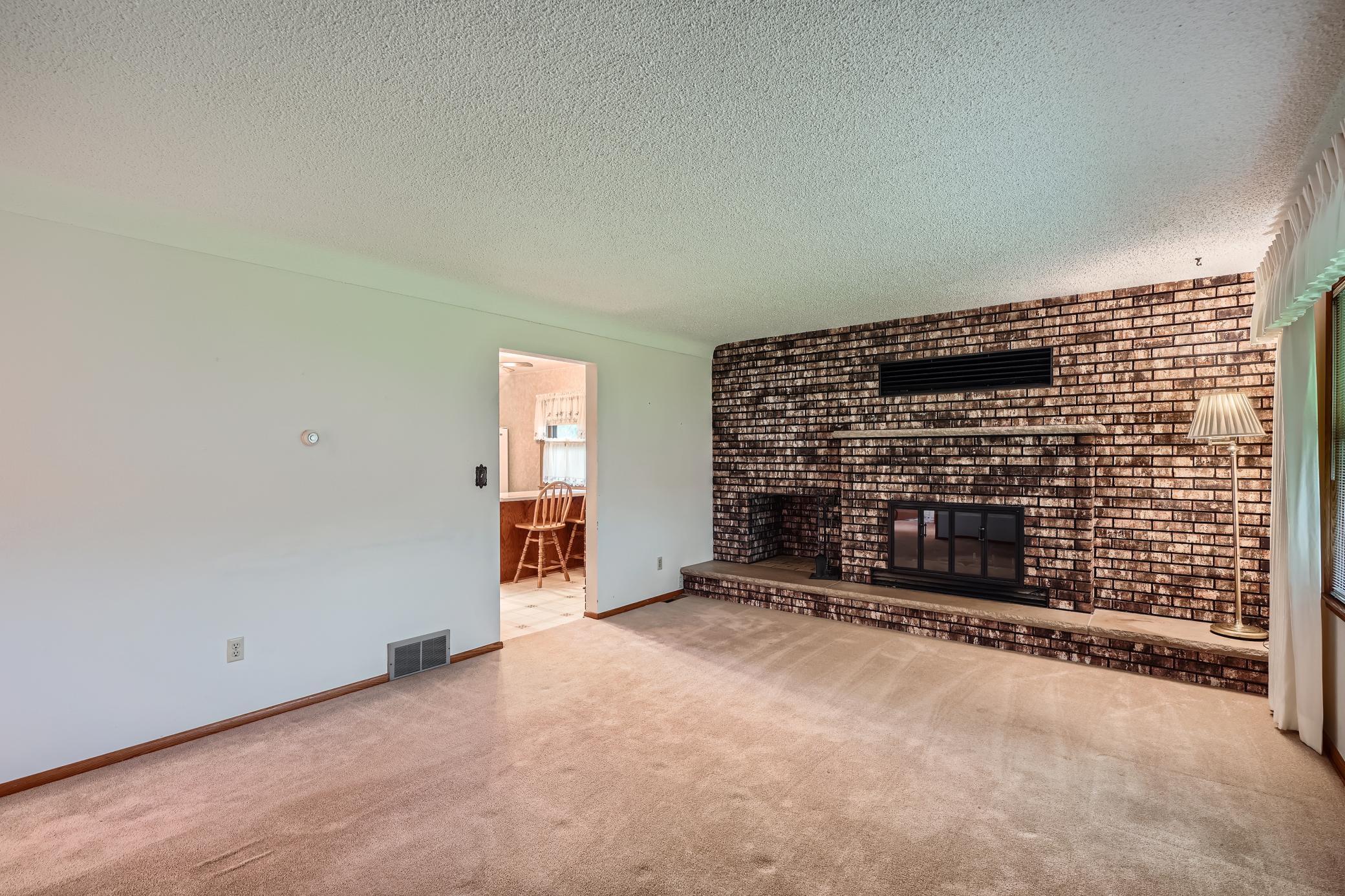 2415 Geneva Avenue N