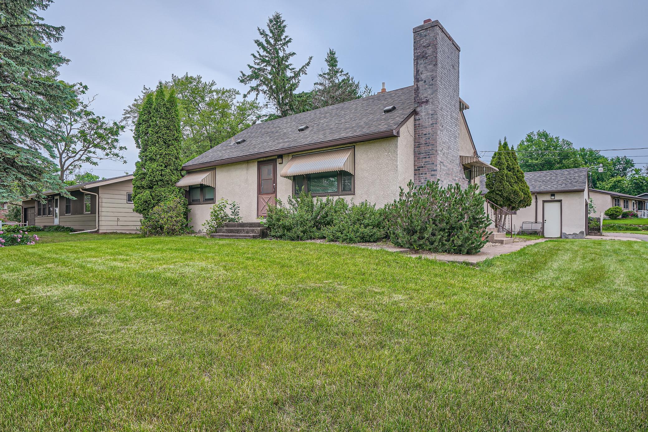 2415 Geneva Avenue N