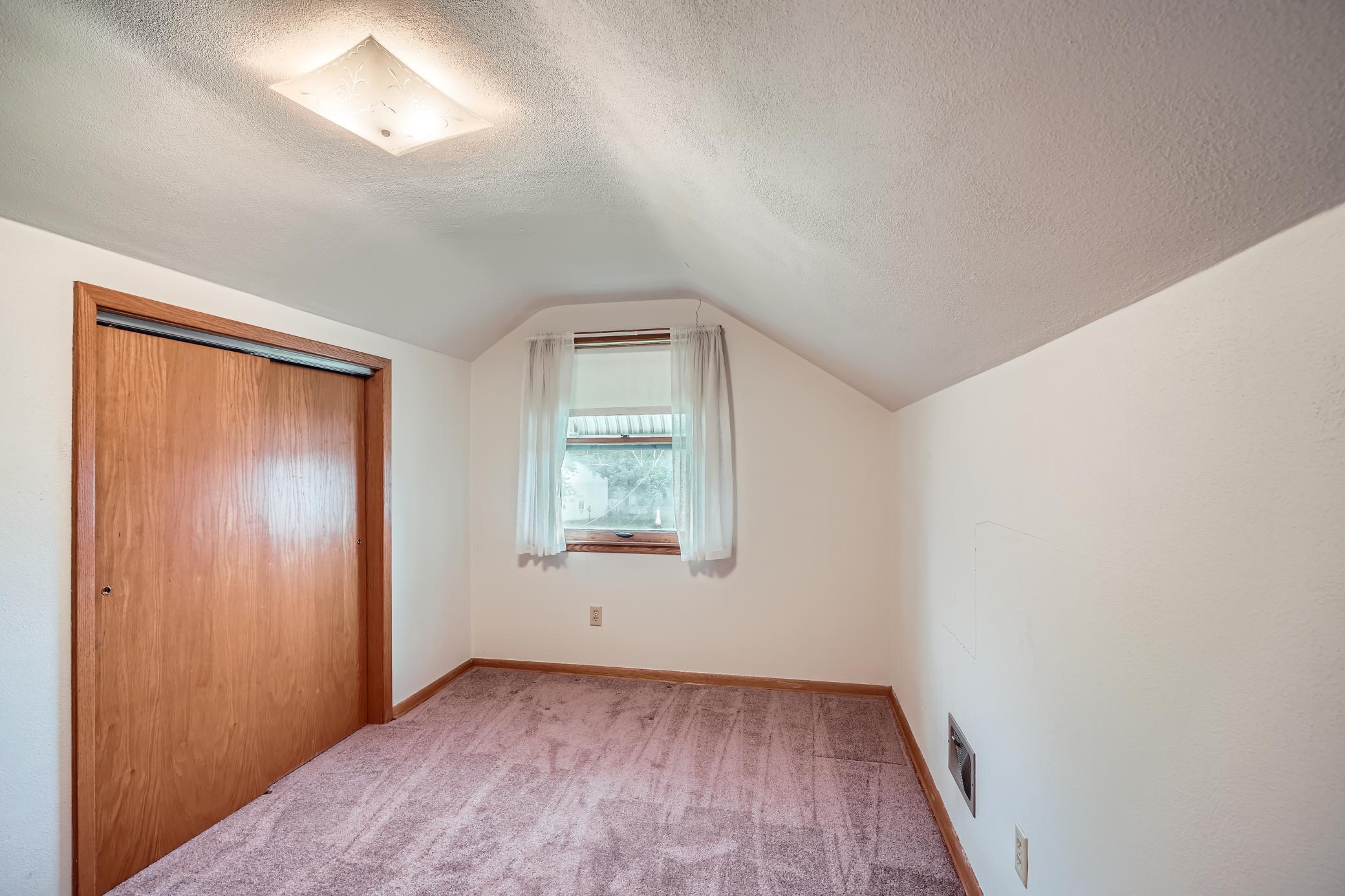 2415 Geneva Avenue N