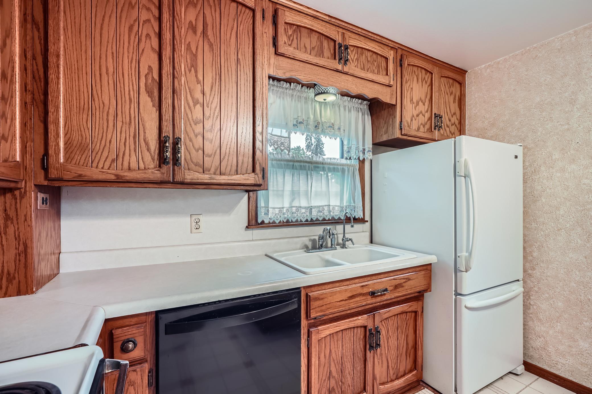 2415 Geneva Avenue N