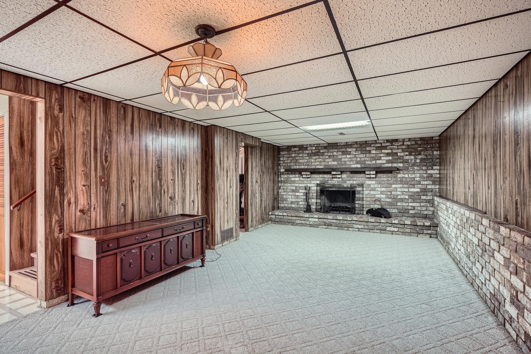 2415 Geneva Avenue N