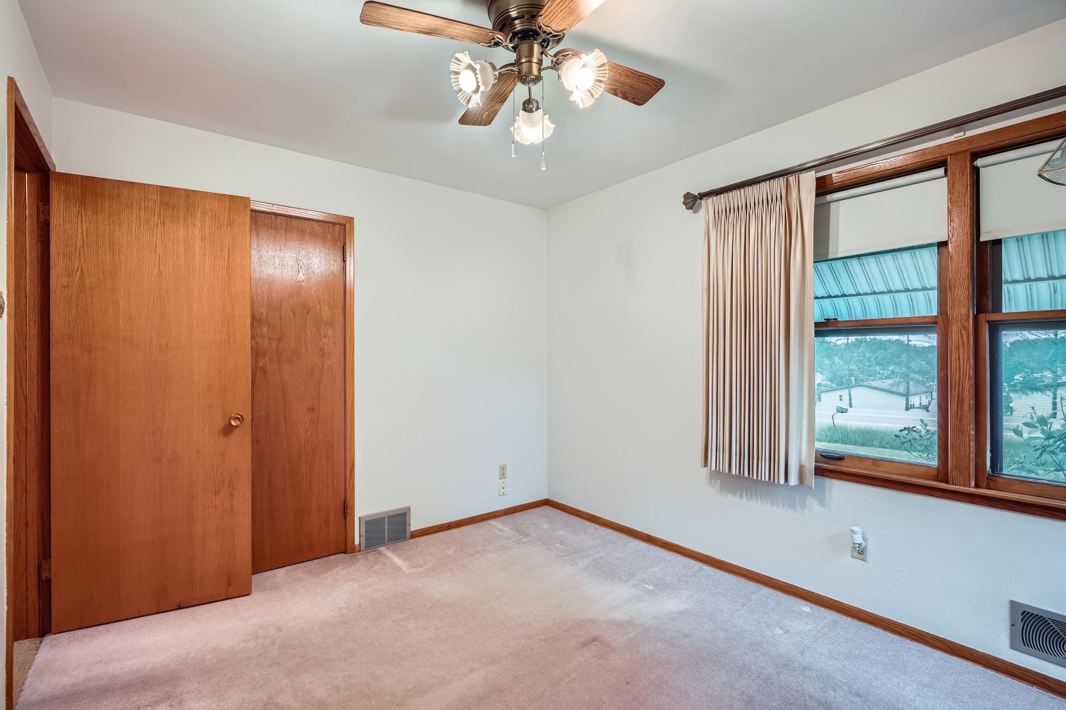 2415 Geneva Avenue N