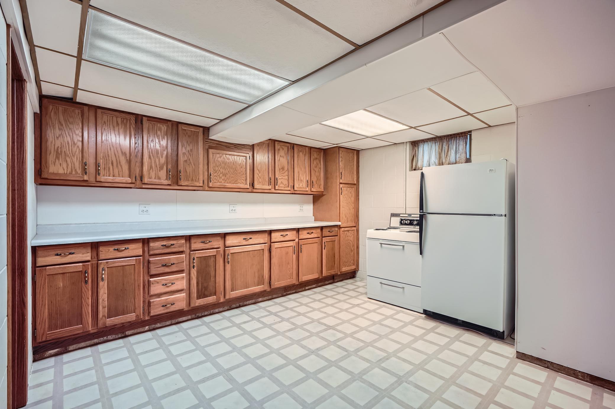 2415 Geneva Avenue N