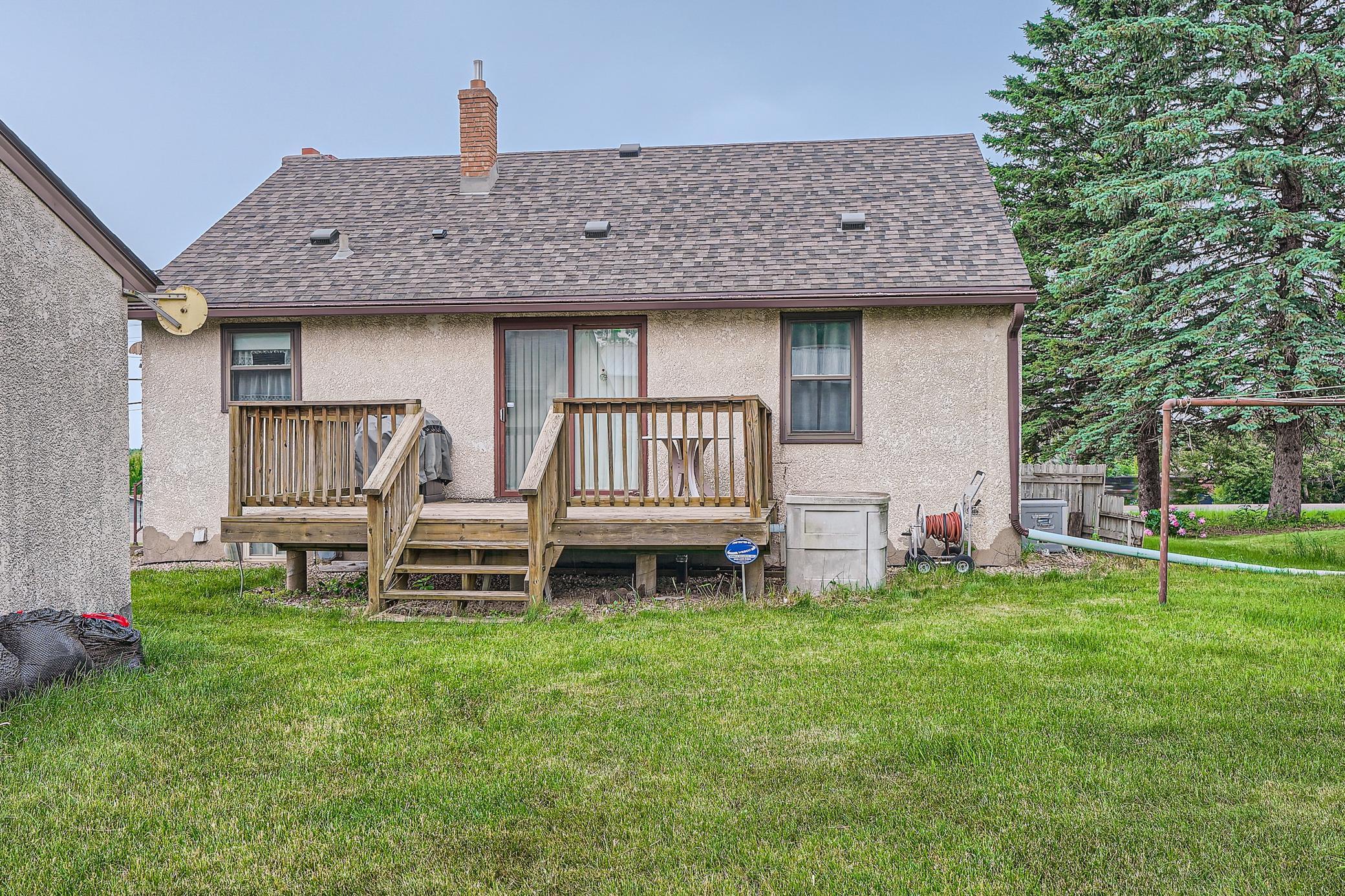 2415 Geneva Avenue N