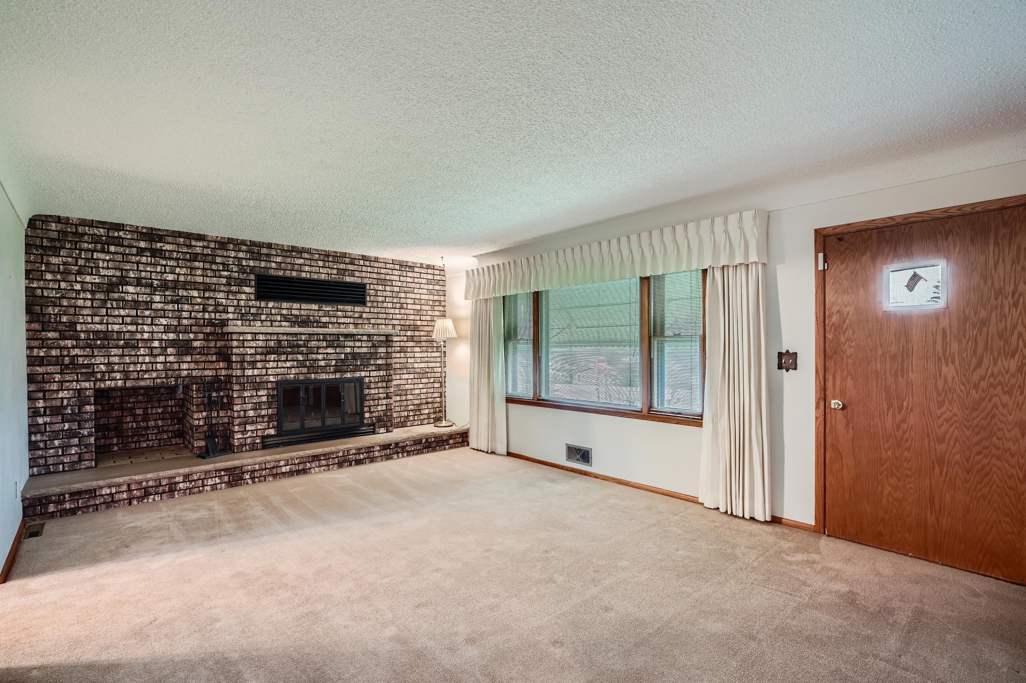 2415 Geneva Avenue N