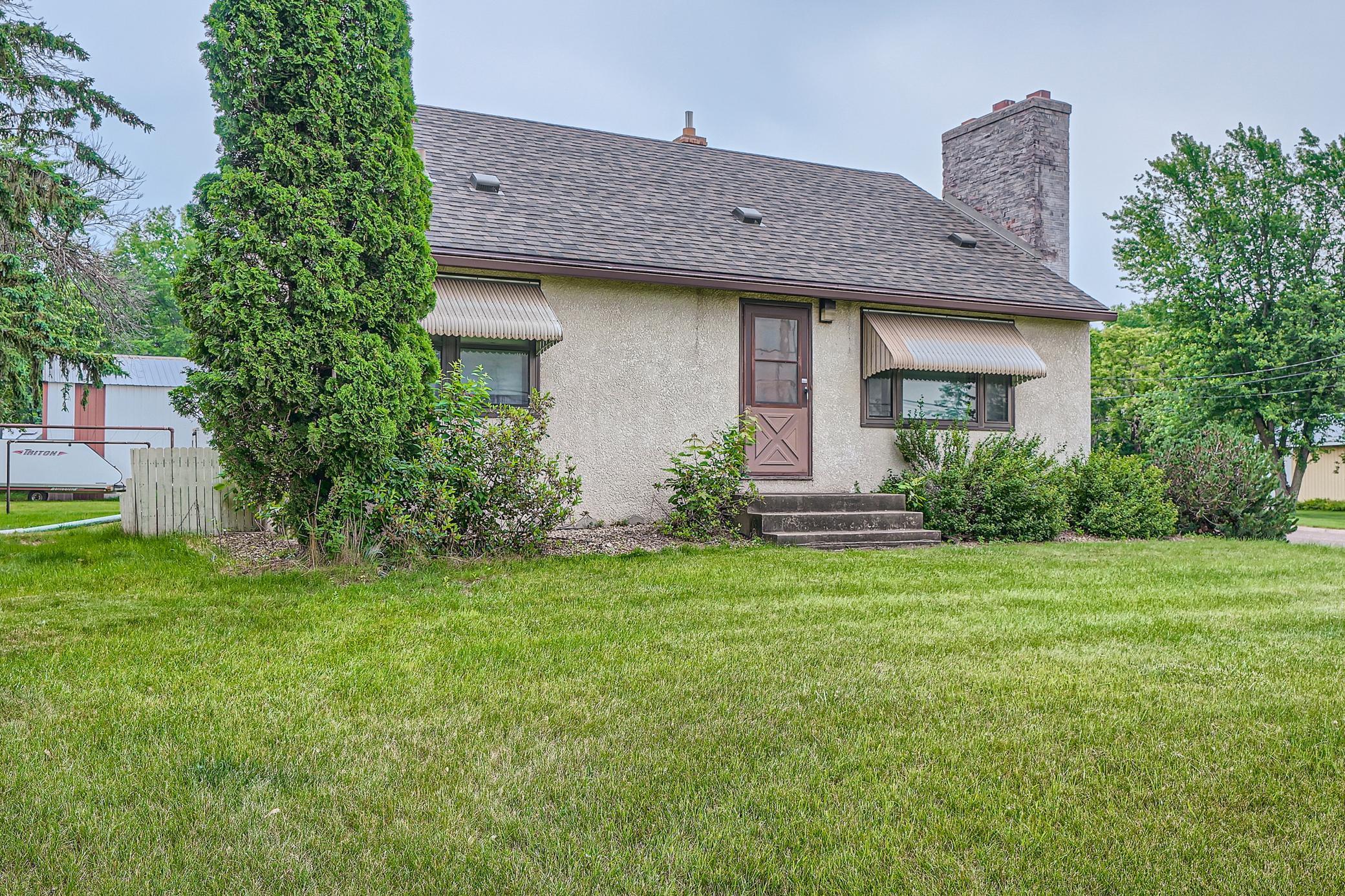 2415 Geneva Avenue N