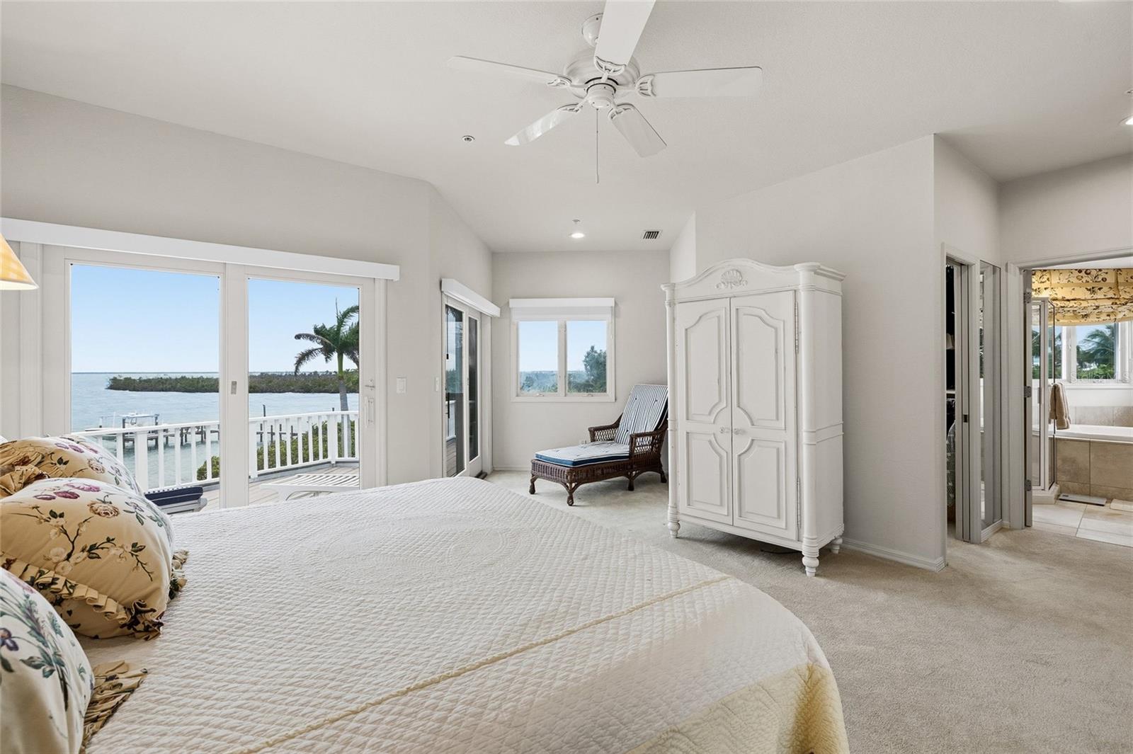 16 GROUPER HOLE DR