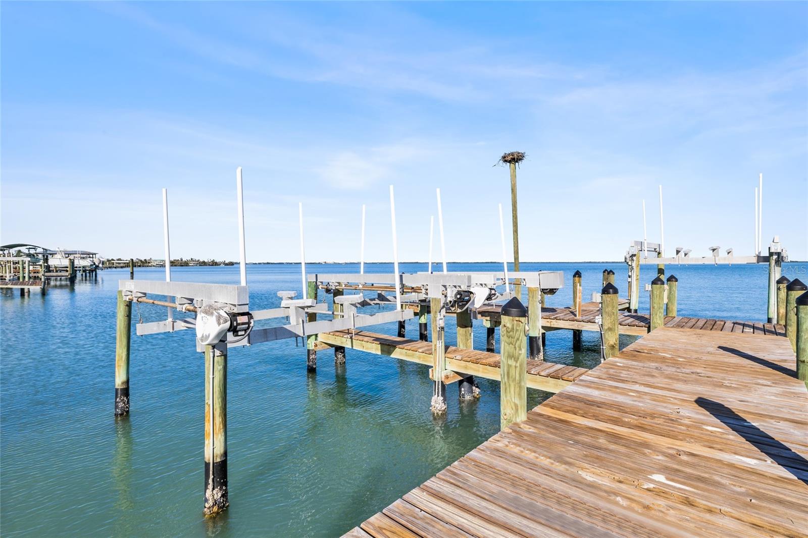 16 GROUPER HOLE DR