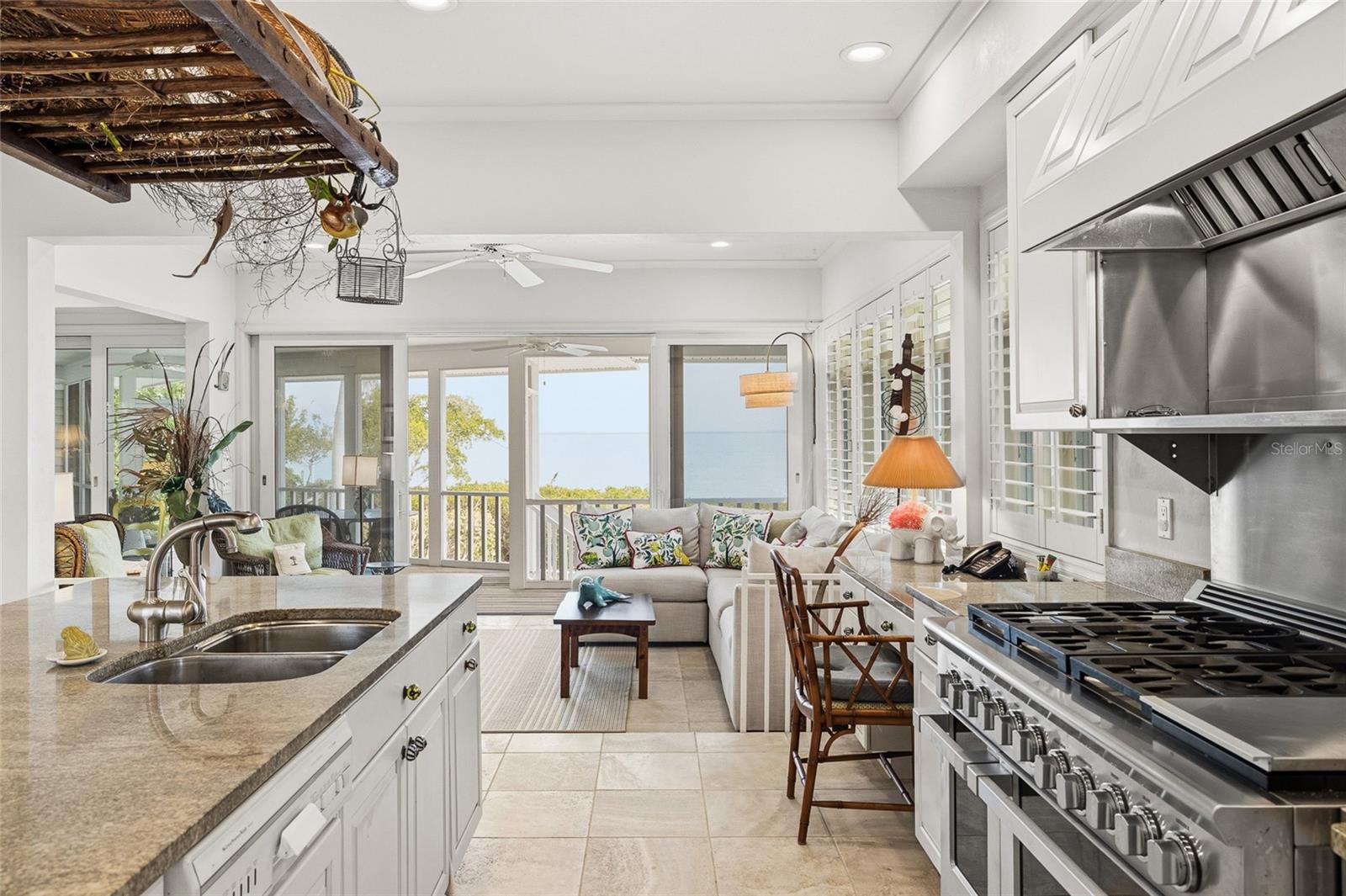 16 GROUPER HOLE DR
