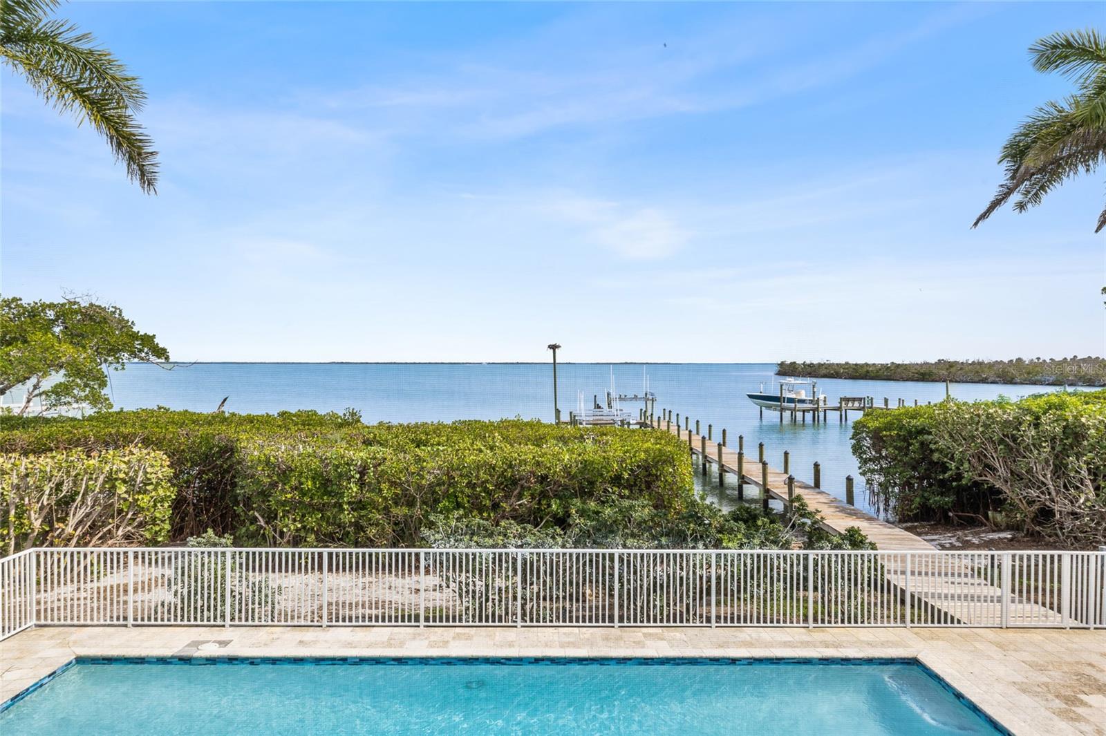 16 GROUPER HOLE DR
