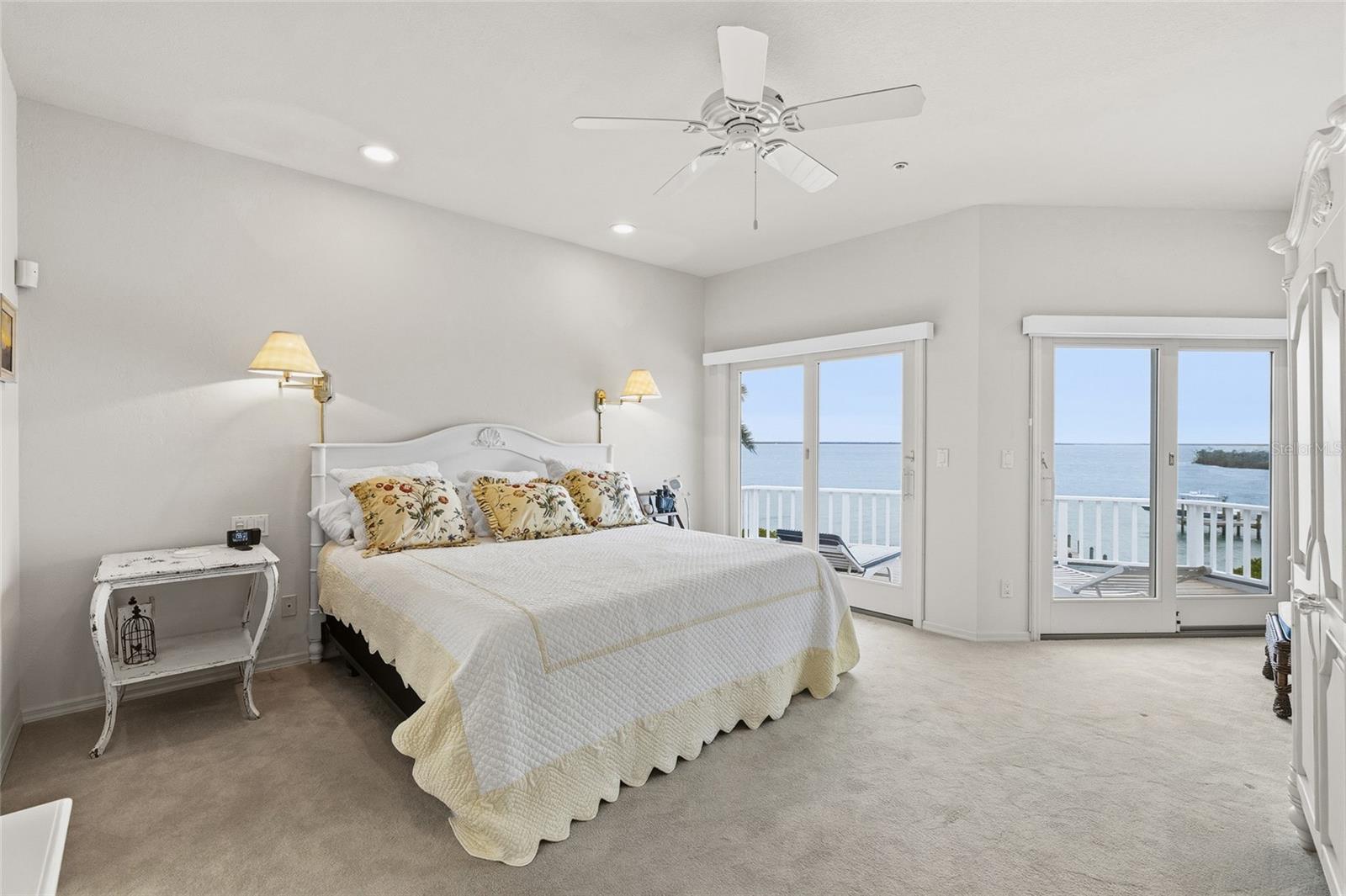 16 GROUPER HOLE DR