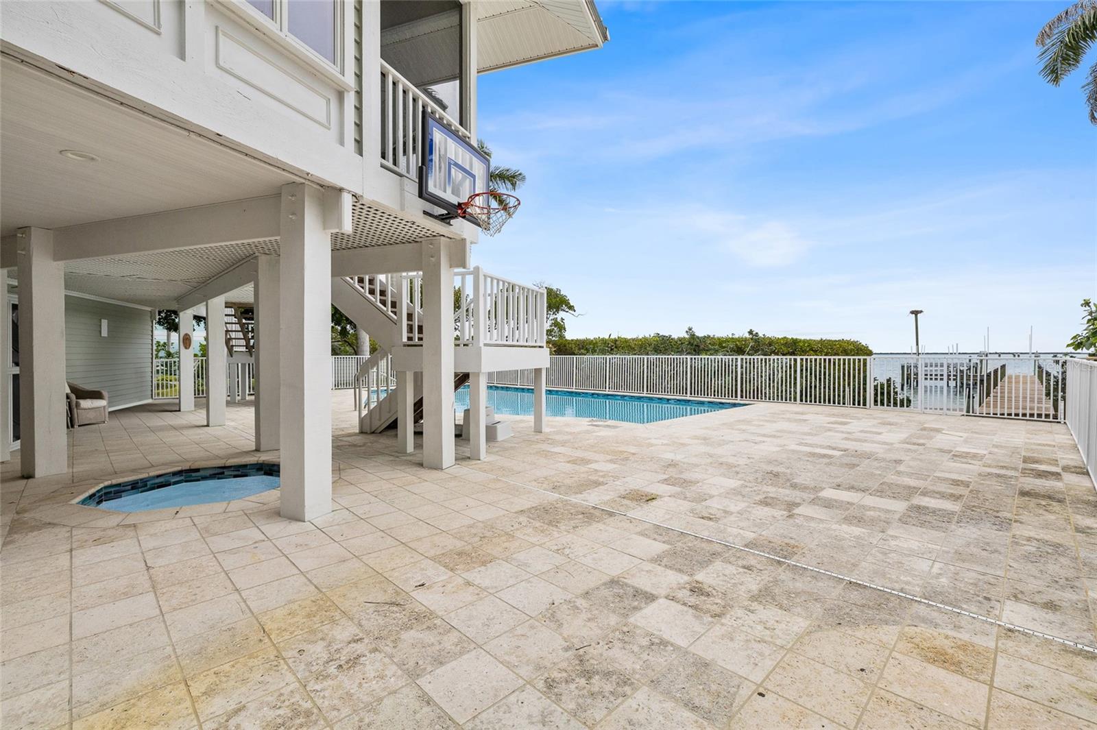 16 GROUPER HOLE DR