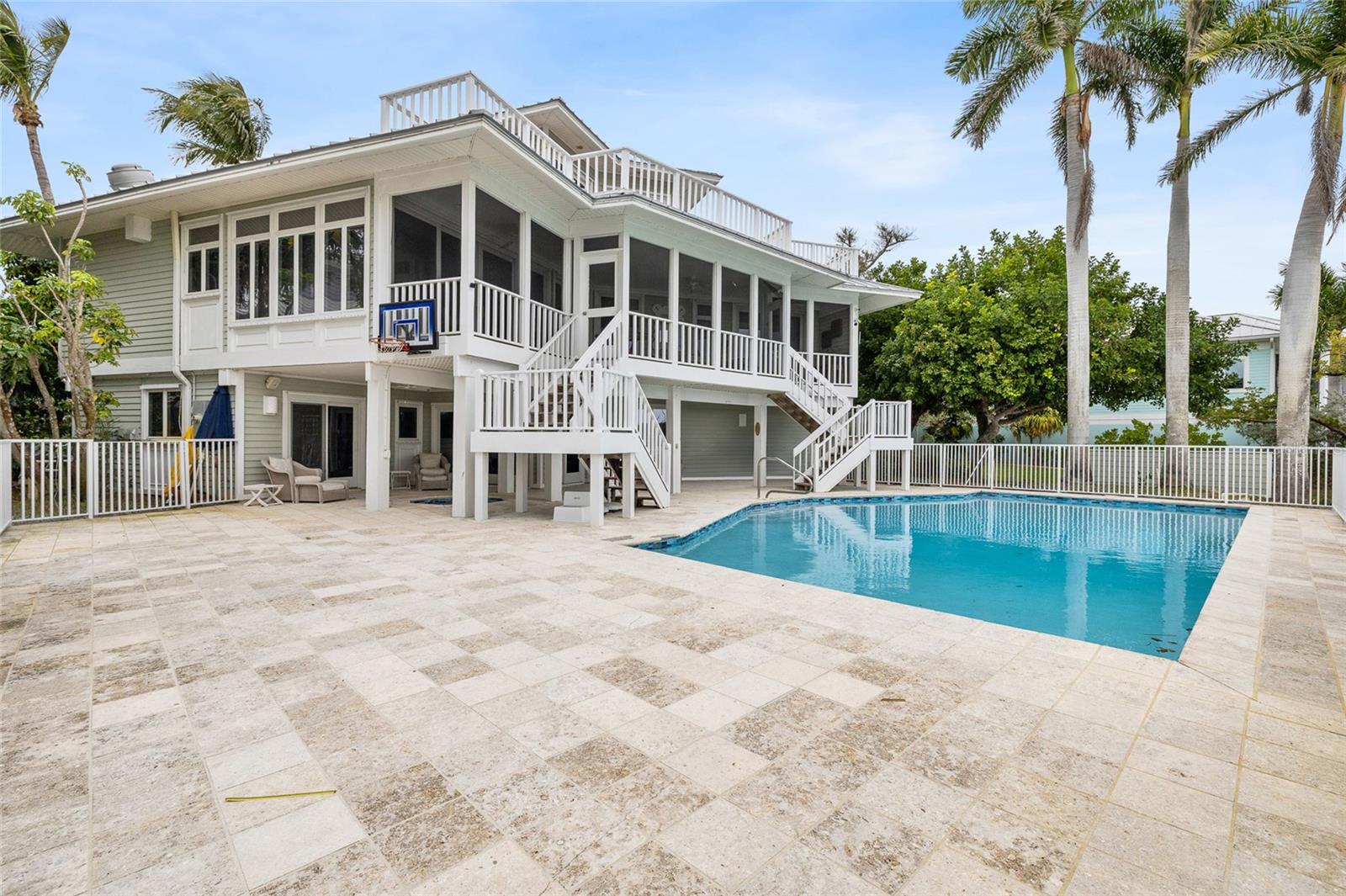 16 GROUPER HOLE DR