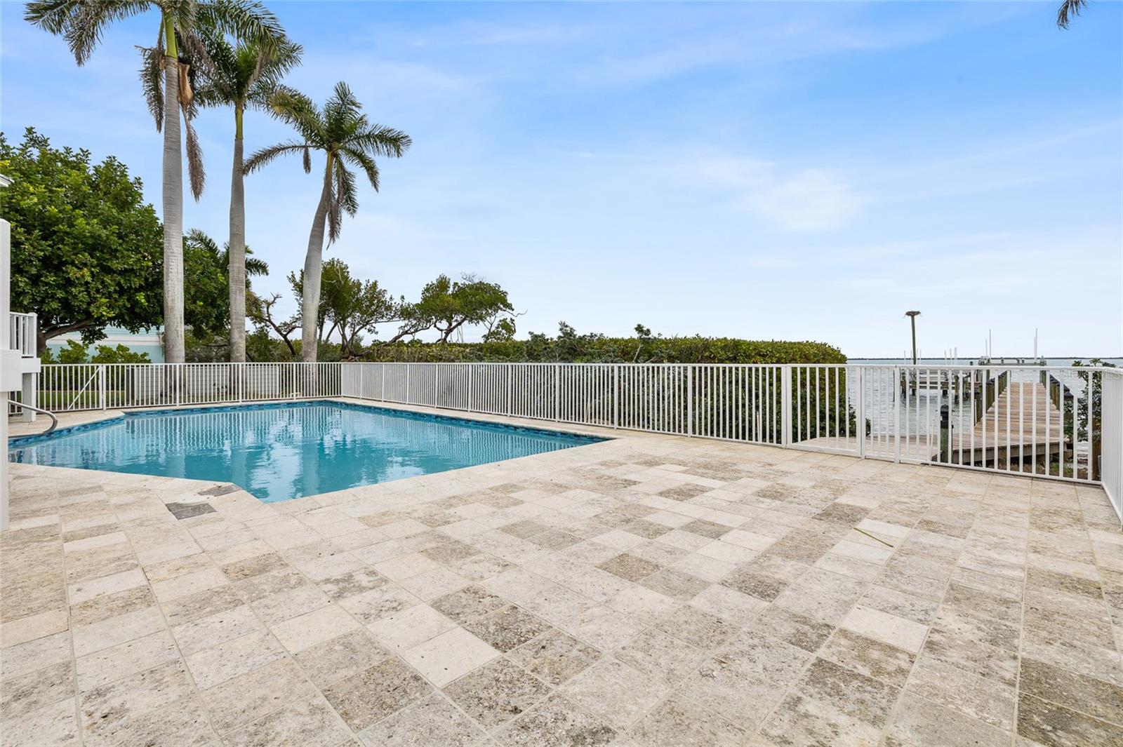 16 GROUPER HOLE DR