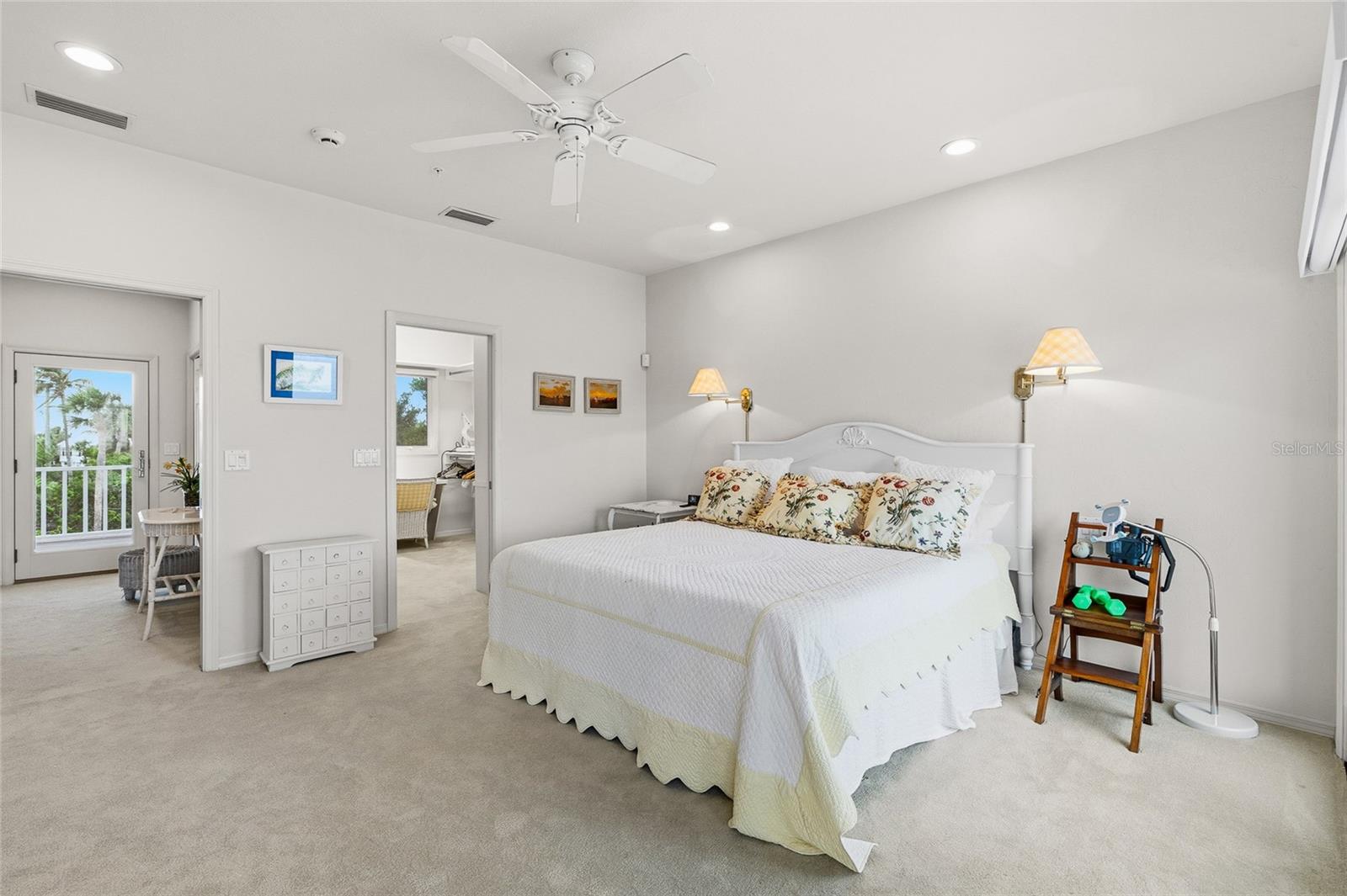 16 GROUPER HOLE DR