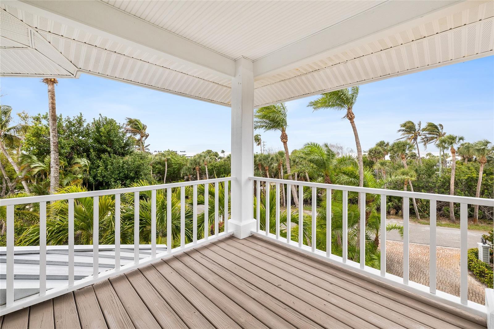 16 GROUPER HOLE DR