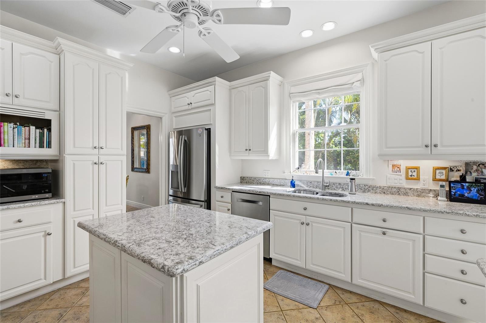162 BLACKWALL CT