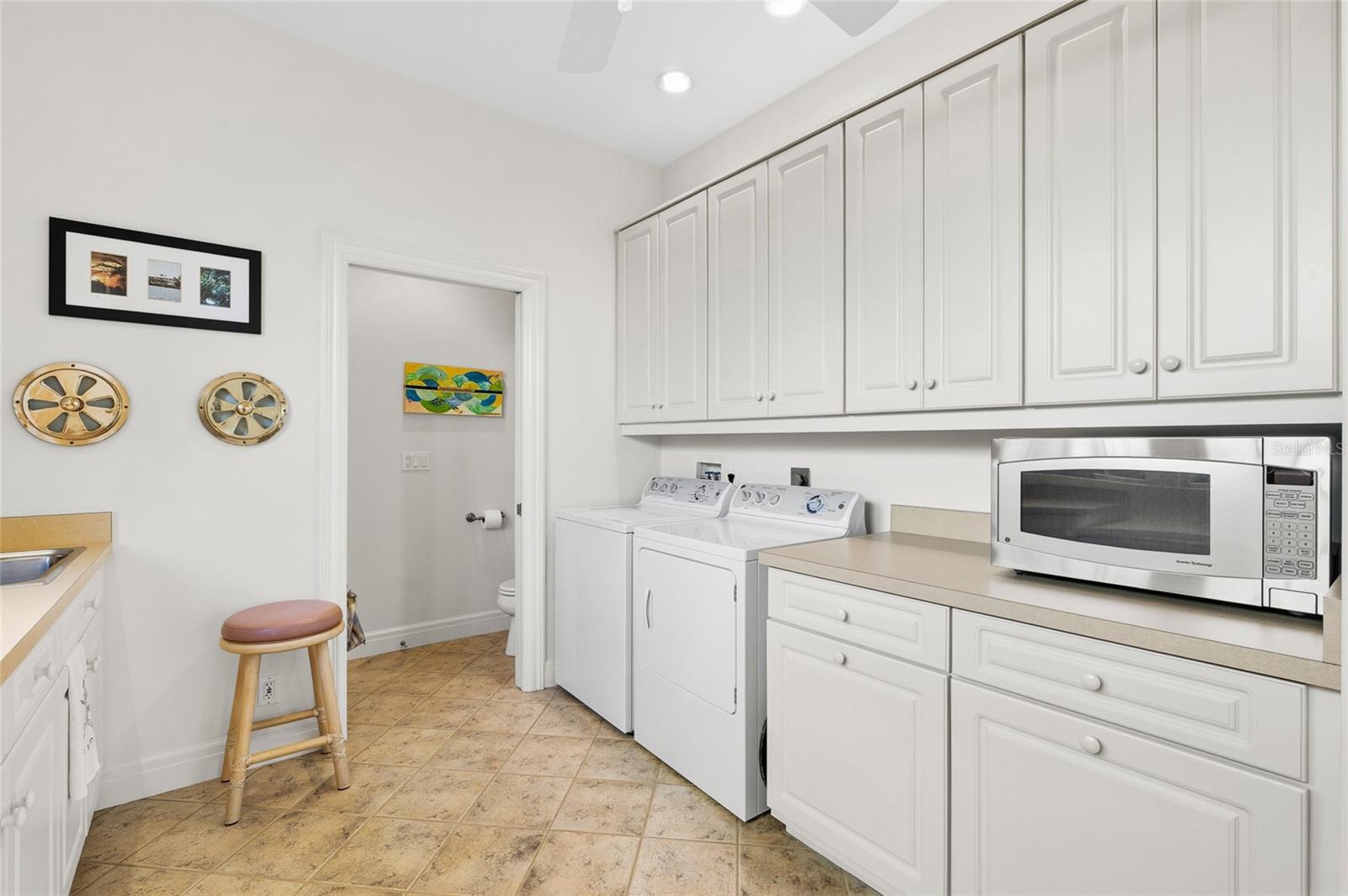 162 BLACKWALL CT