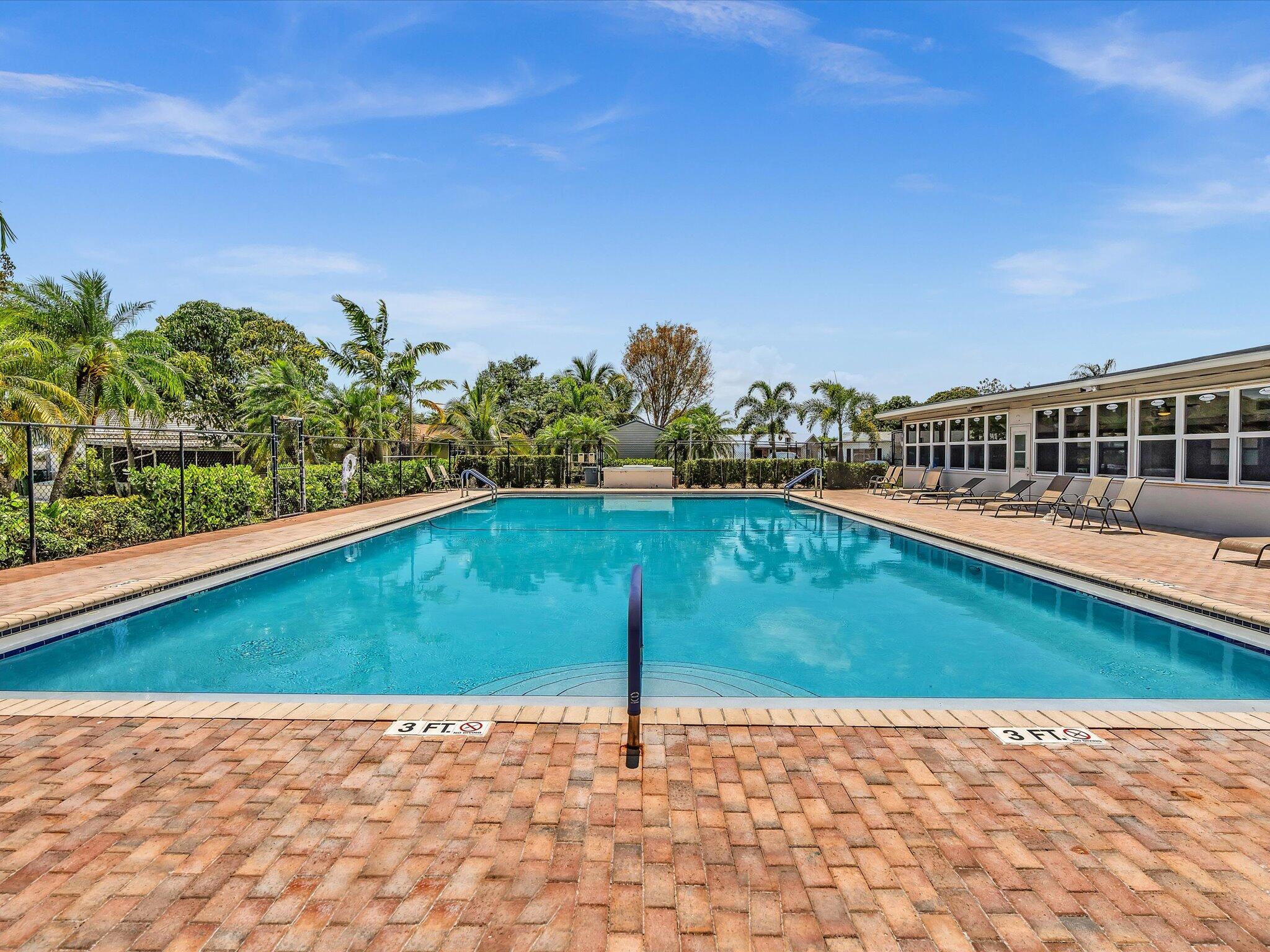 4504 NW 47th Terrace