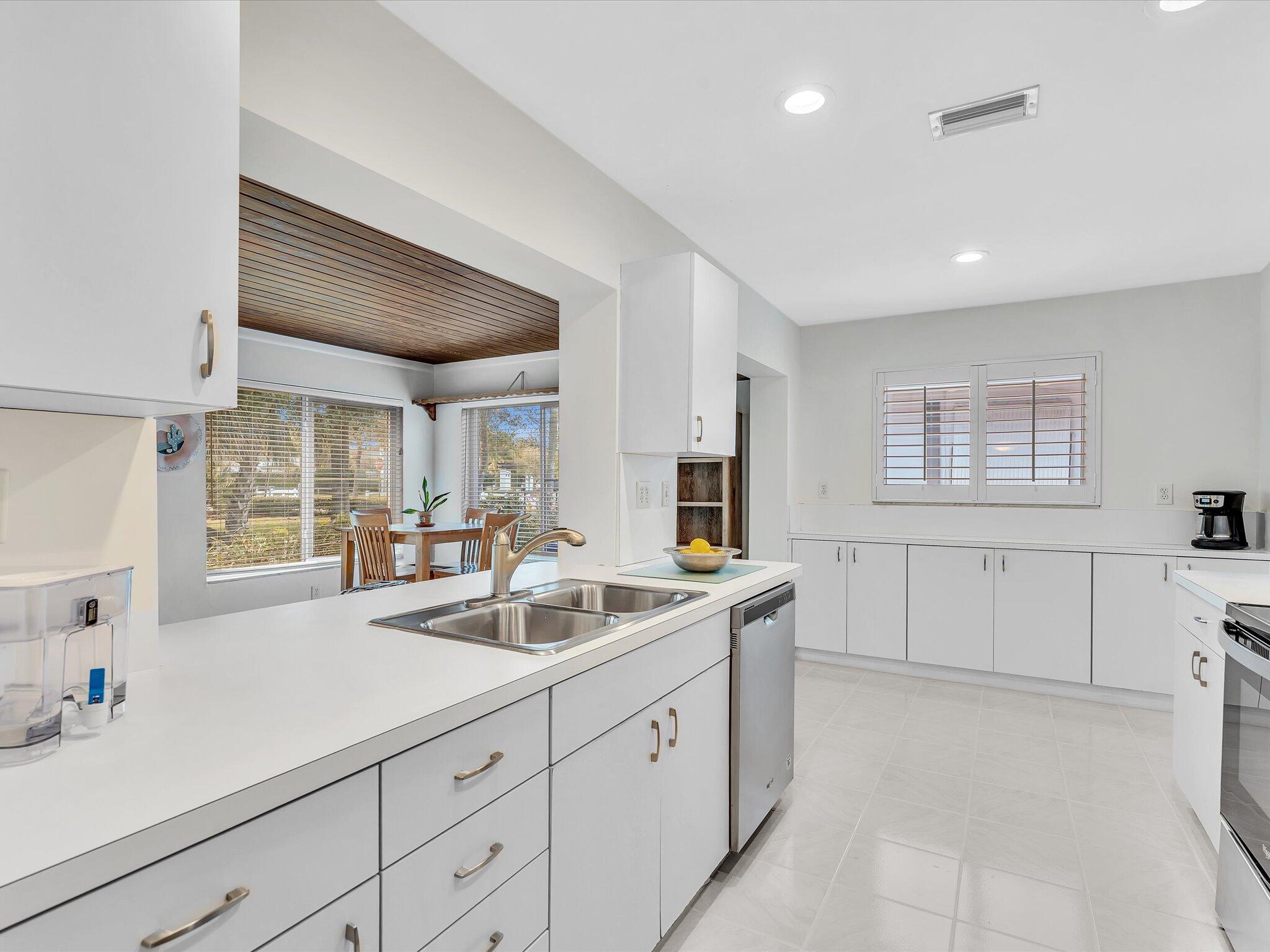 4504 NW 47th Terrace