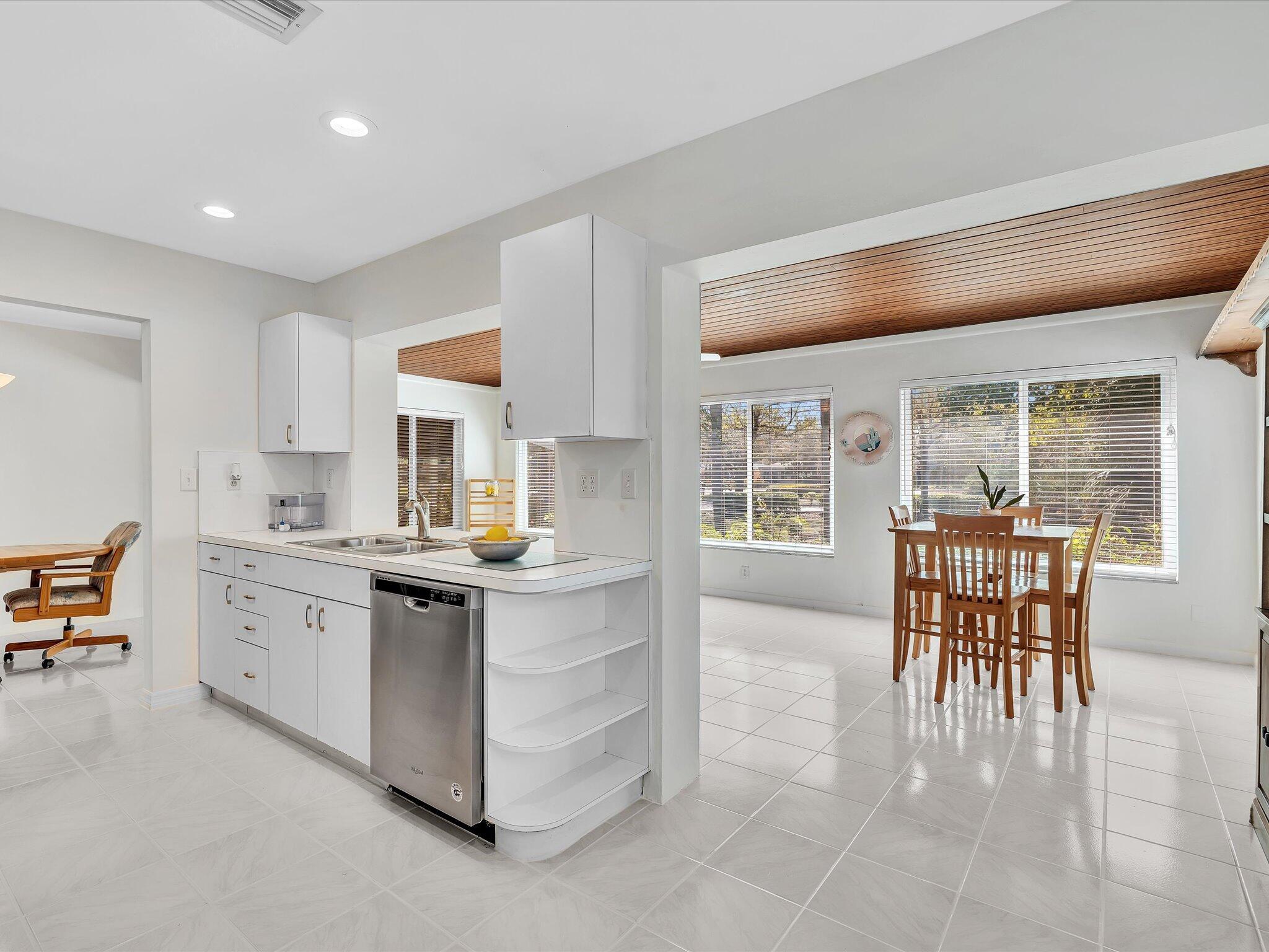 4504 NW 47th Terrace