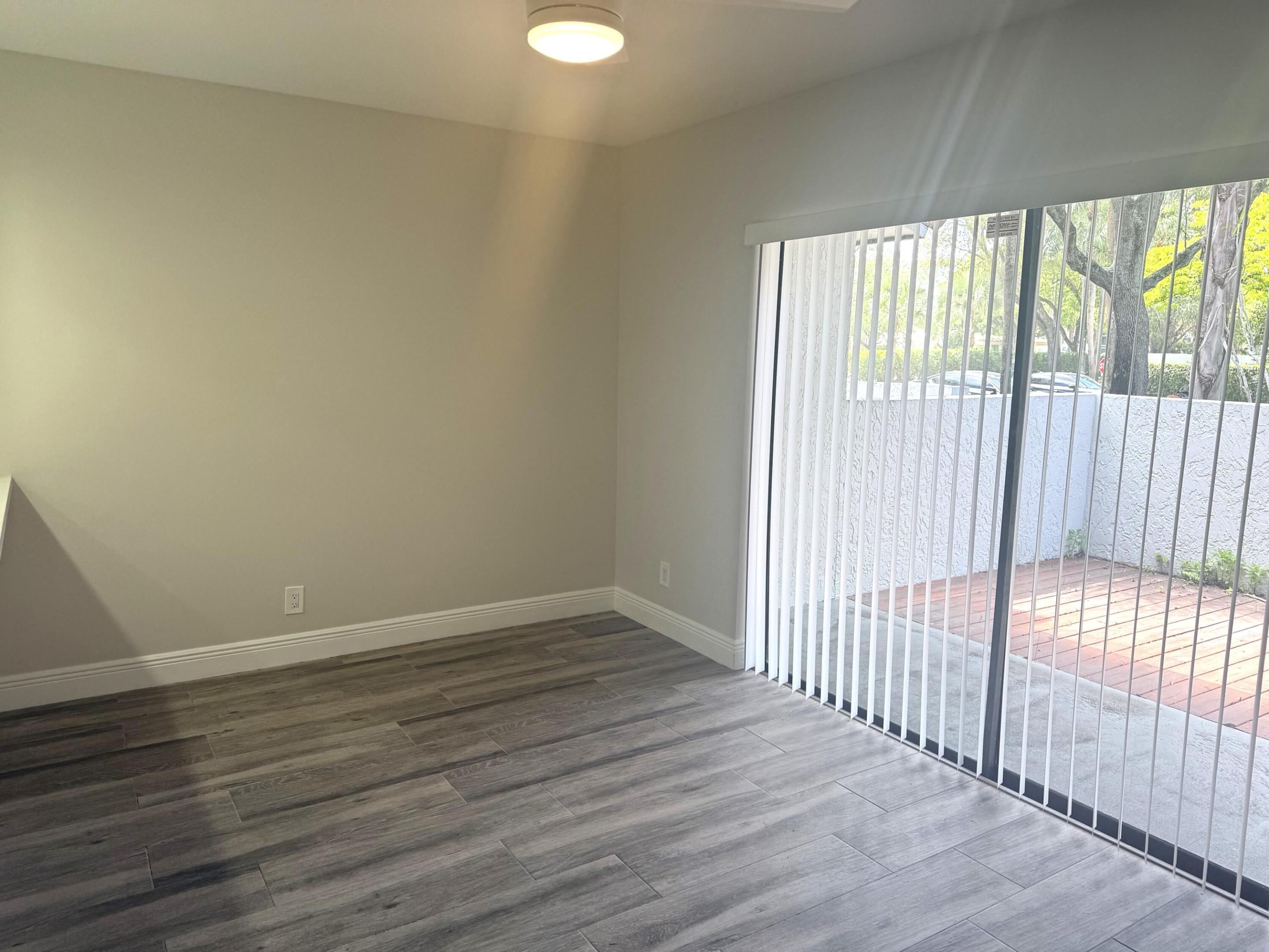 9793 Riverside Drive 59-4