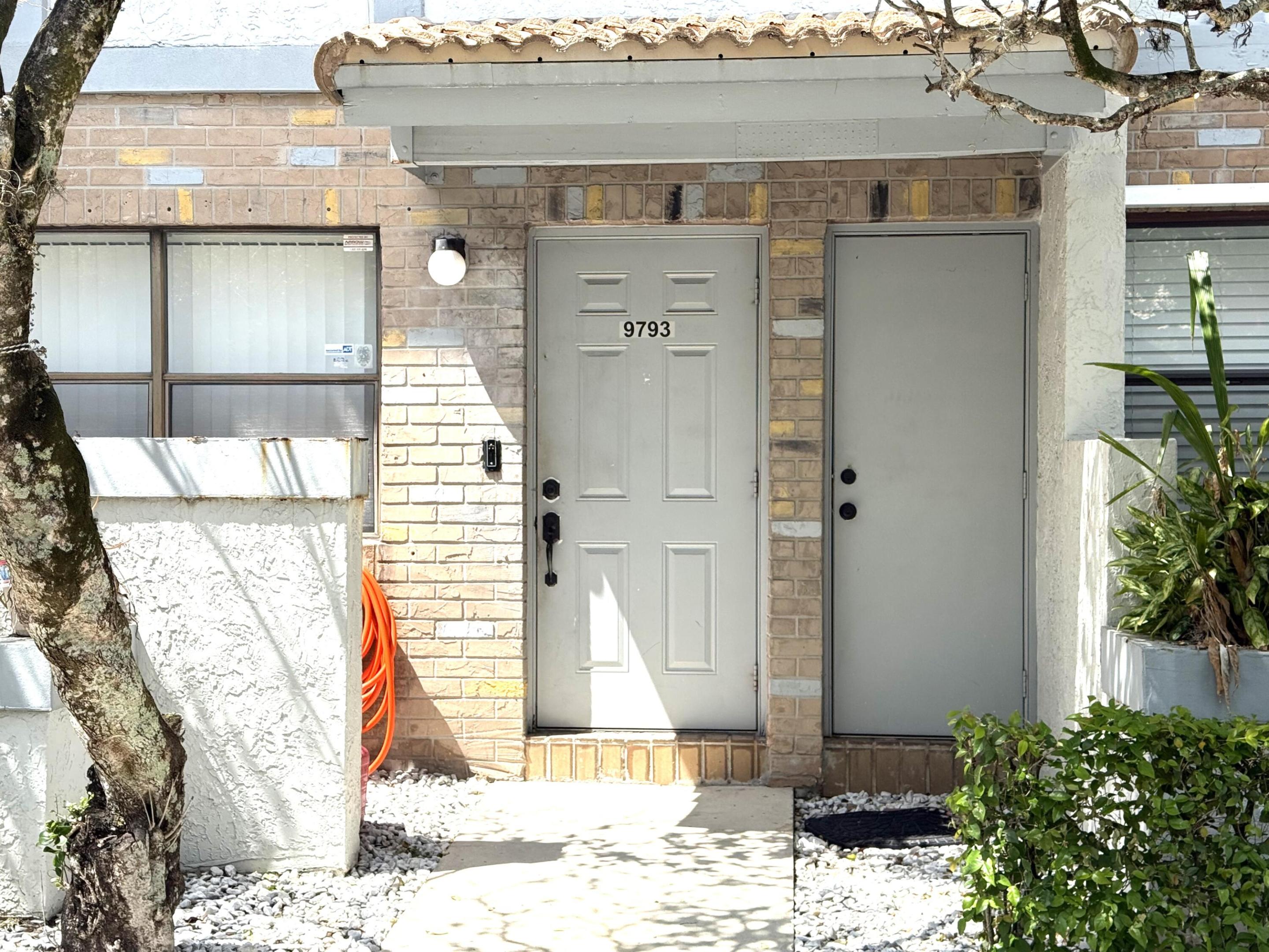 9793 Riverside Drive 59-4