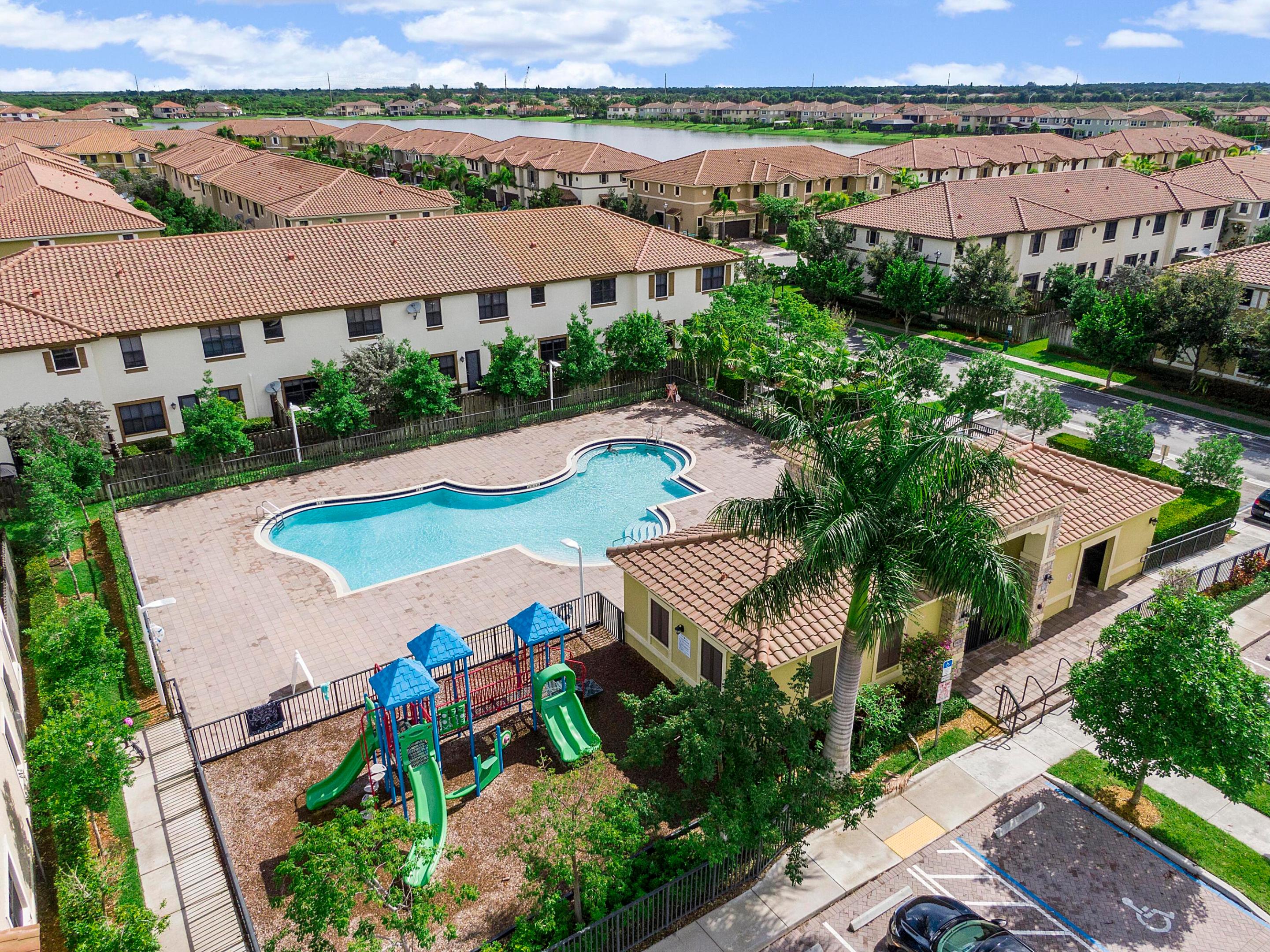 9628 Town Parc Circle S