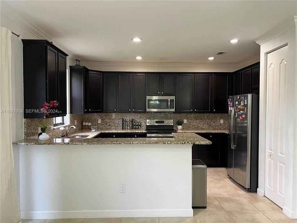 9628 Town Parc Circle S