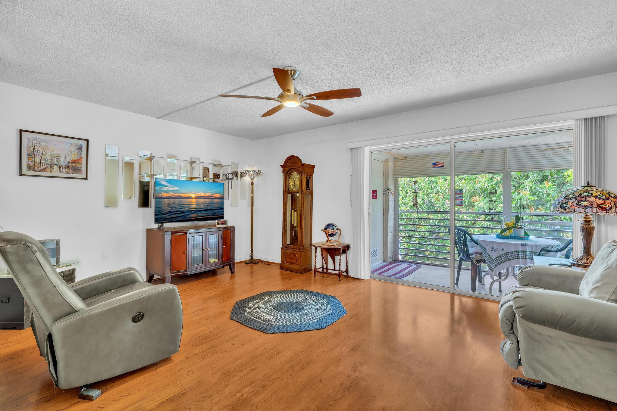 405 N Laurel Drive 206