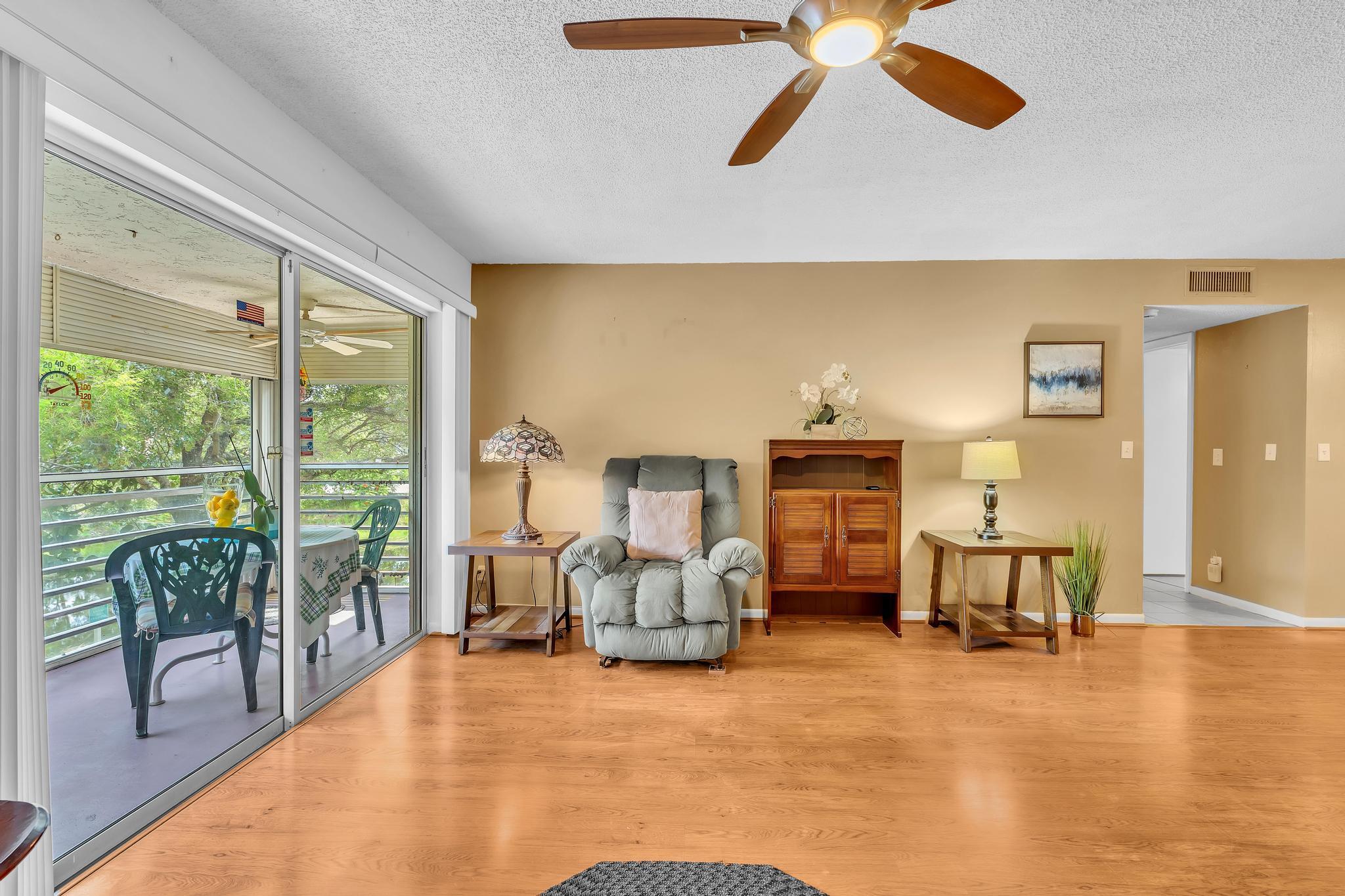 405 N Laurel Drive 206