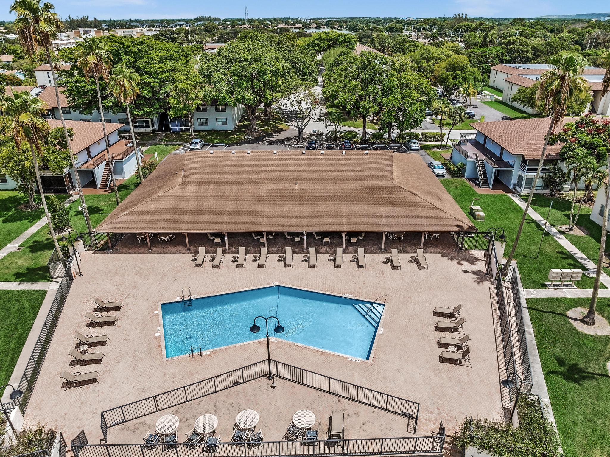 405 N Laurel Drive 206