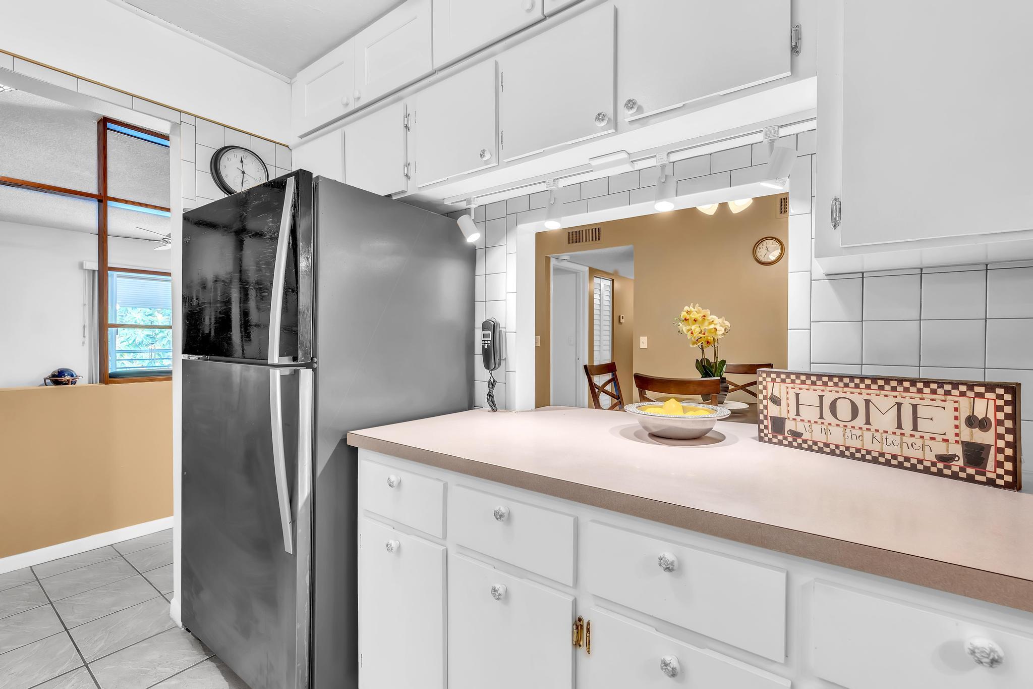 405 N Laurel Drive 206